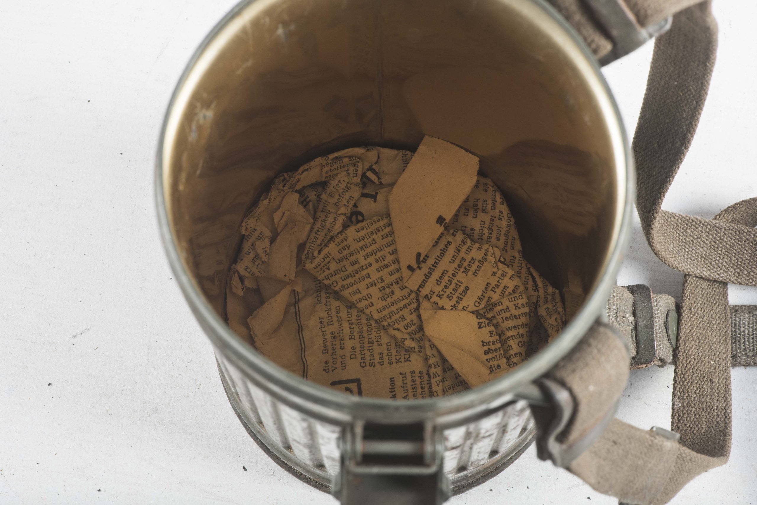 Short M38 gasmask canister set with A2B mask and gascape pouch — image 15