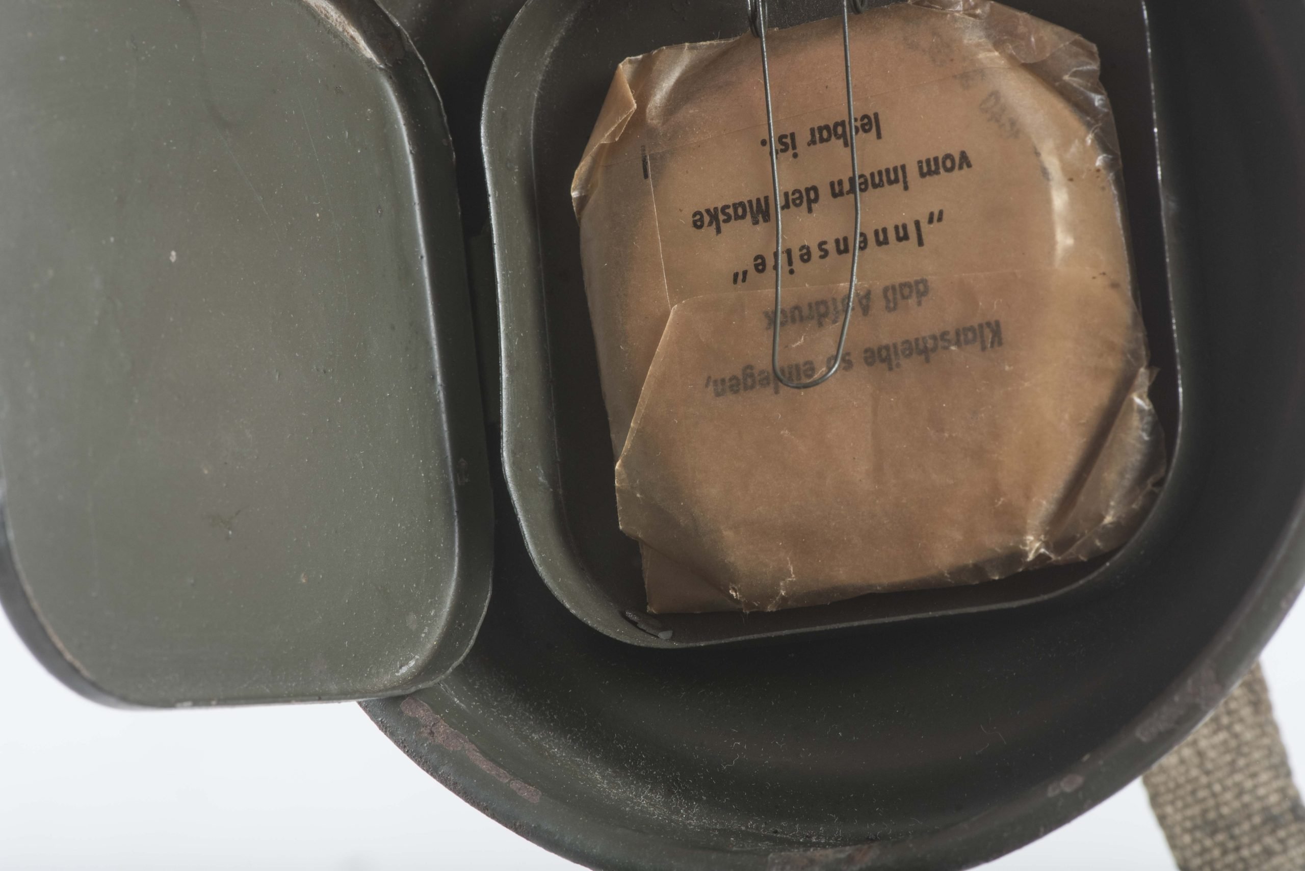 Tall M38 gasmask canister set dated 1943 with green rubber mask — image 10