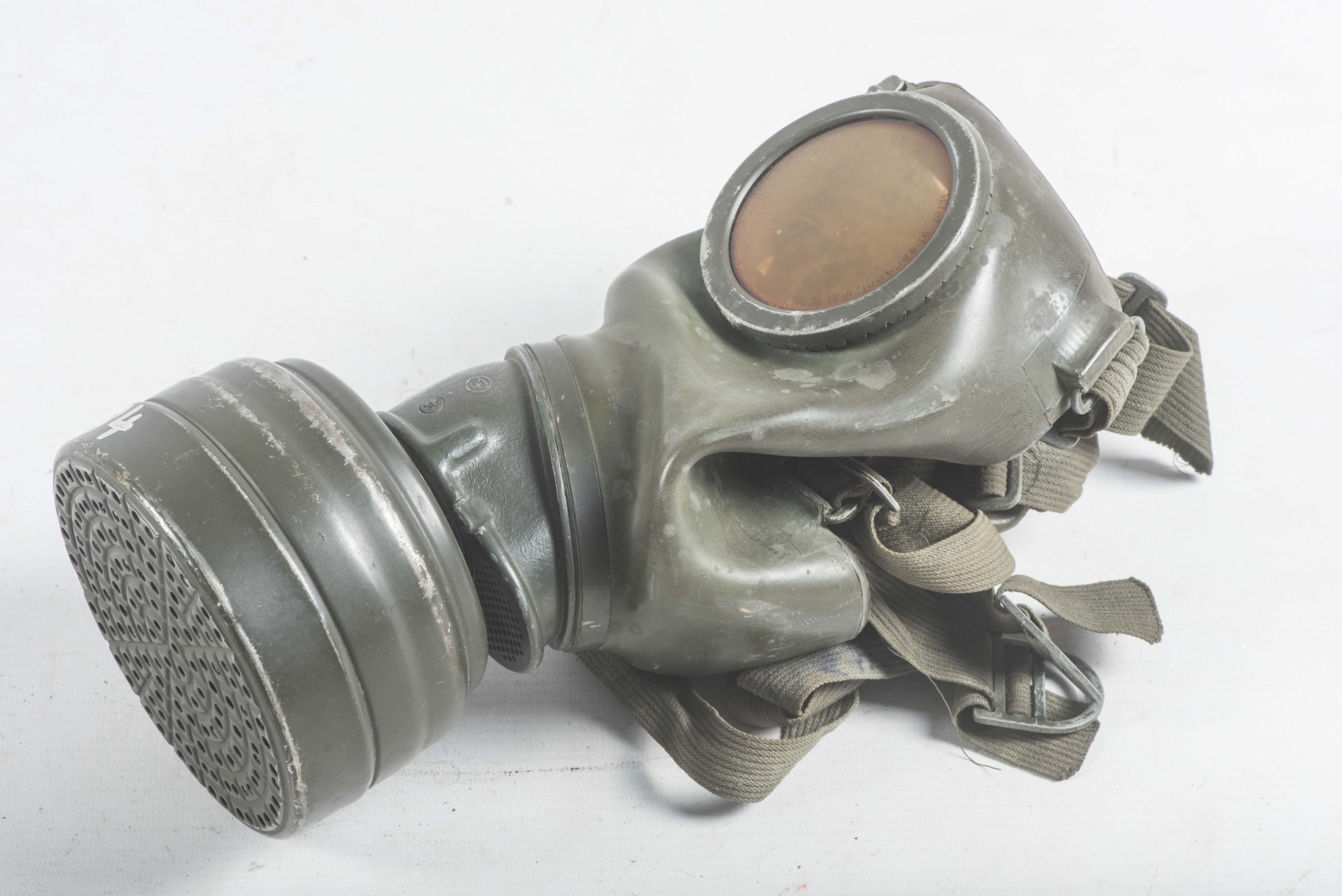 Tall M38 gasmask canister set dated 1943 with green rubber mask — image 16