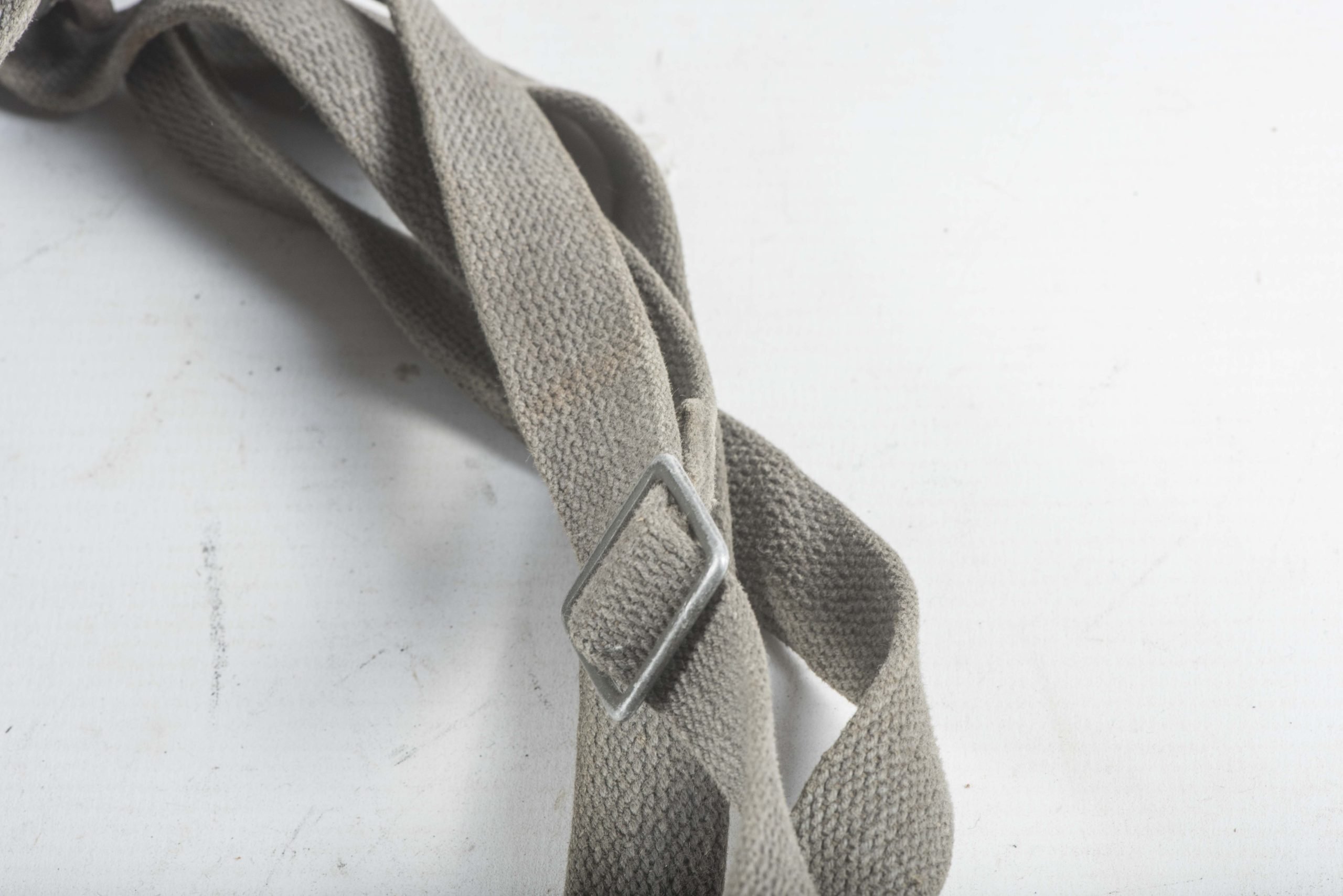 Tall M38 gasmask canister set dated 1943 with green rubber mask — image 8