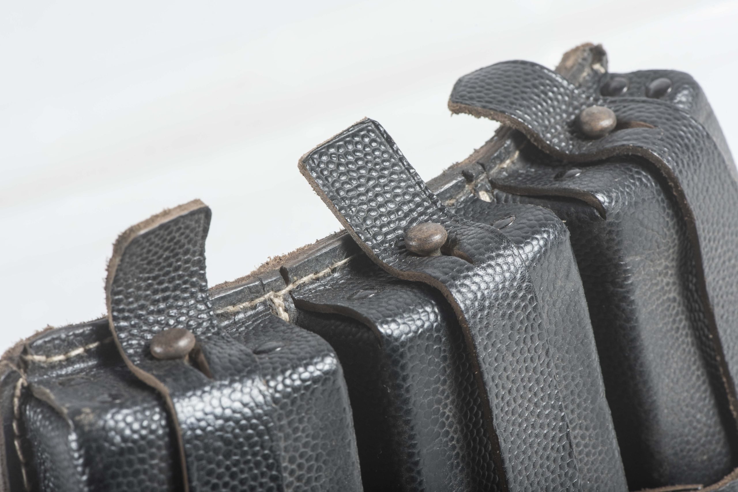 K98 ammunition pouch marked R.Btr. Nr. 0/0267/000 — image 4