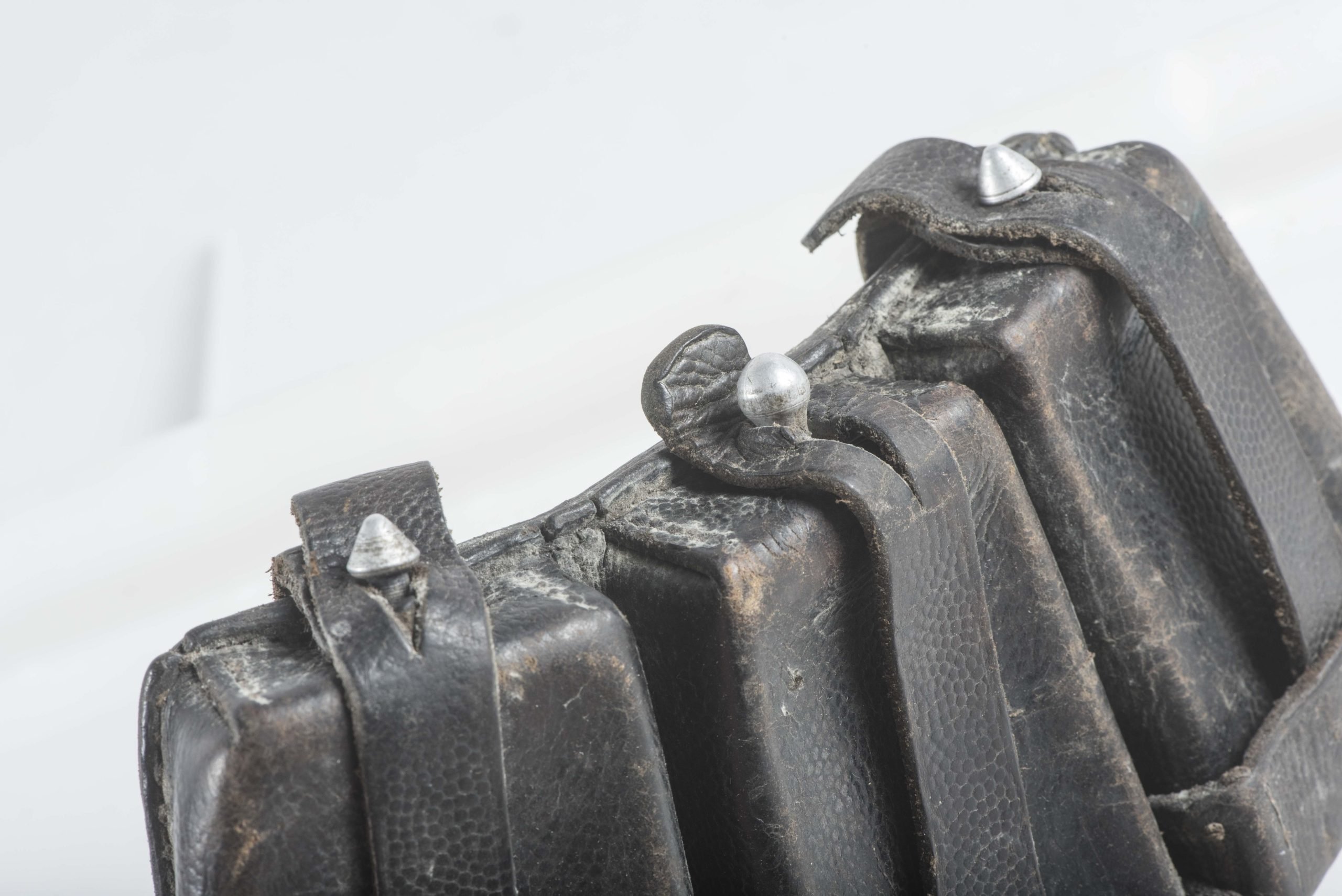 K98 ammunition pouch marked Kern. Klager & Co. 1937 Neu-Ulm — image 4