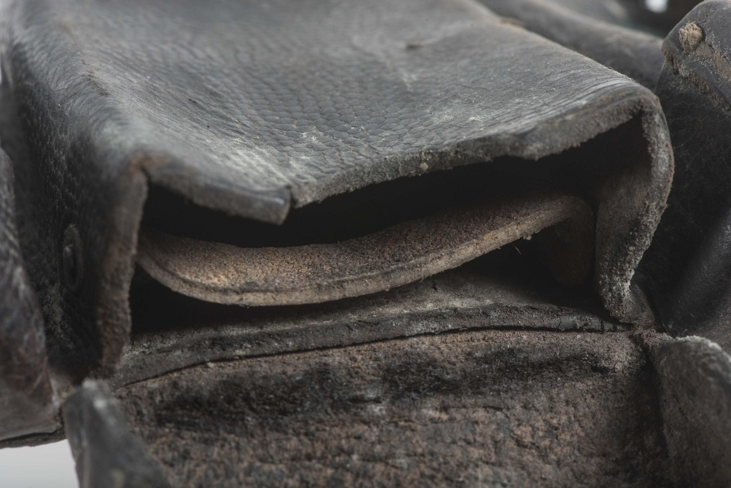 K98 ammunition pouch marked Kern. Klager & Co. 1937 Neu-Ulm — image 8