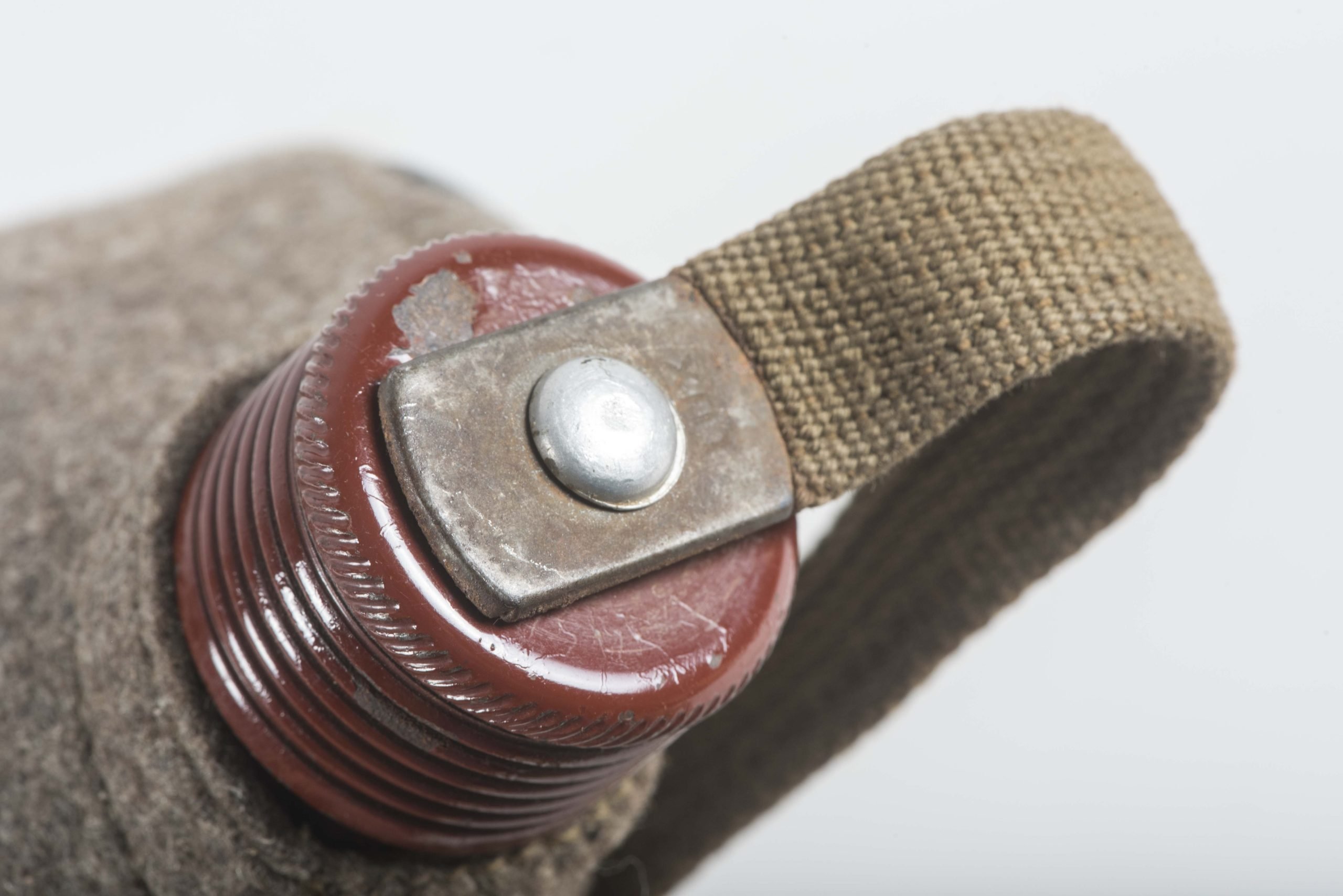 M42 canteen marked SMM 44 — image 9