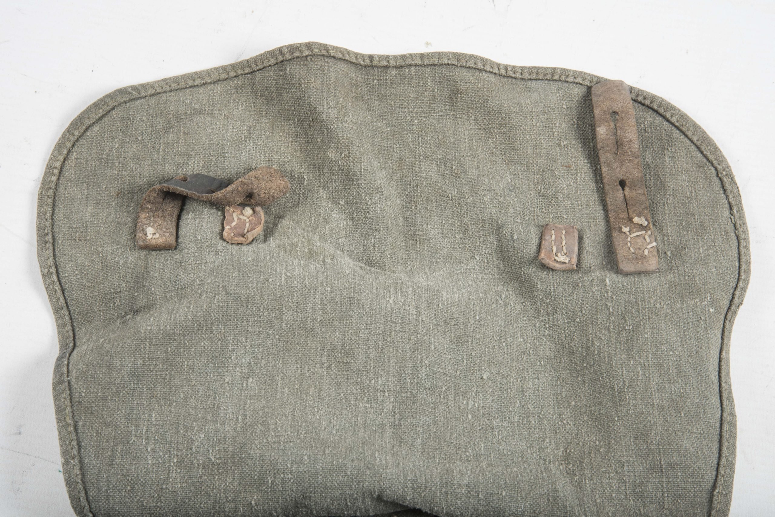 Late war breadbag in rough grey canvas — image 4