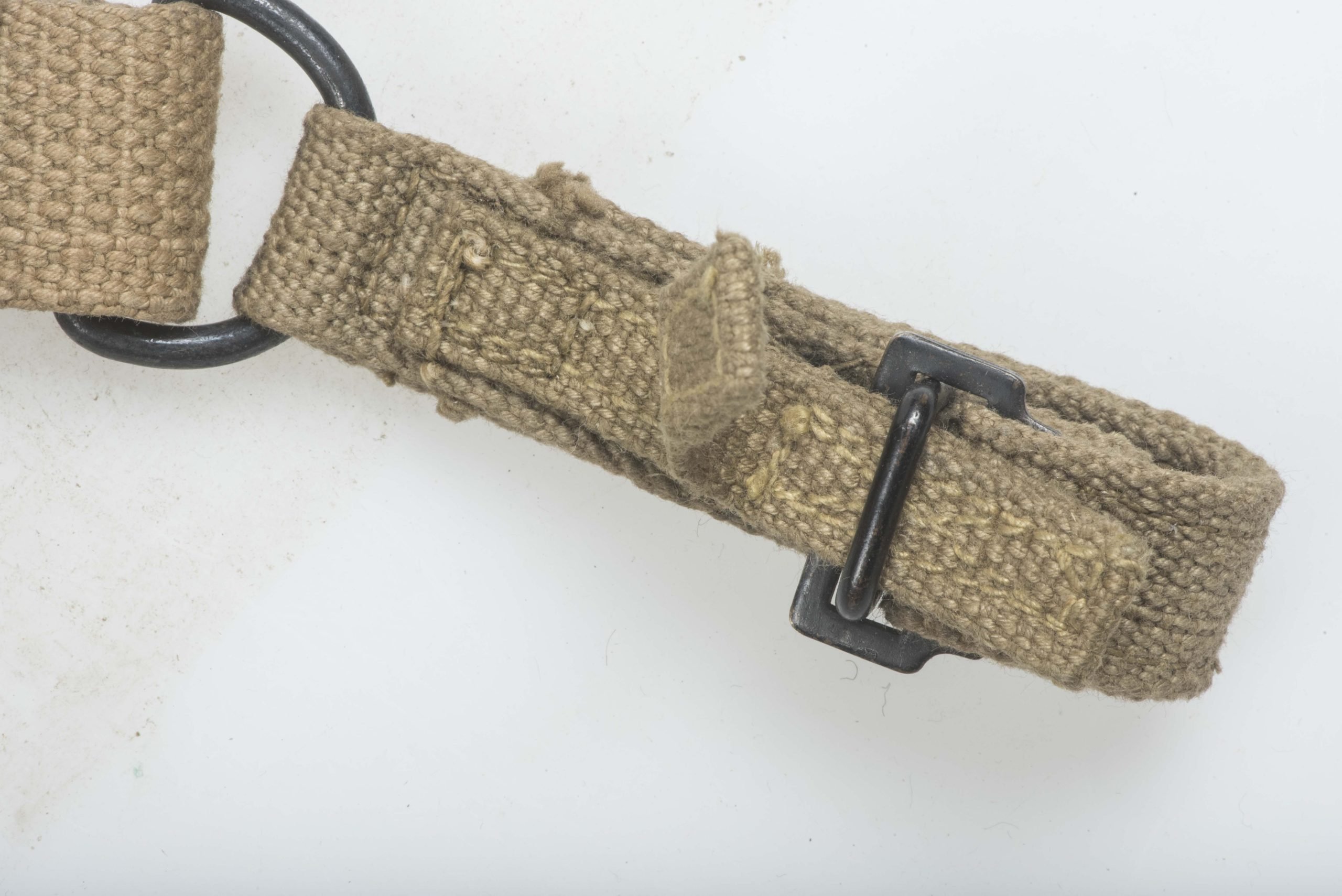 Unissued US canteen cavalry strap – British Made — image 3