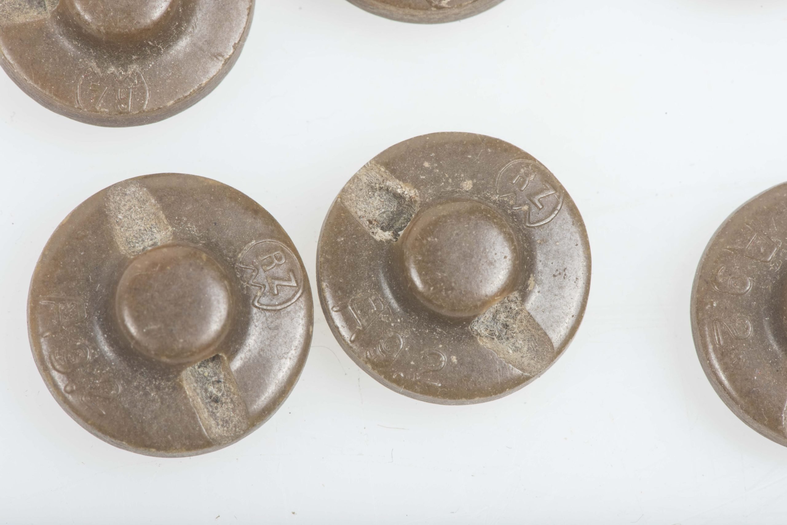 1x Brown phenolic RZM button BDM / JM 17 mm — image 2