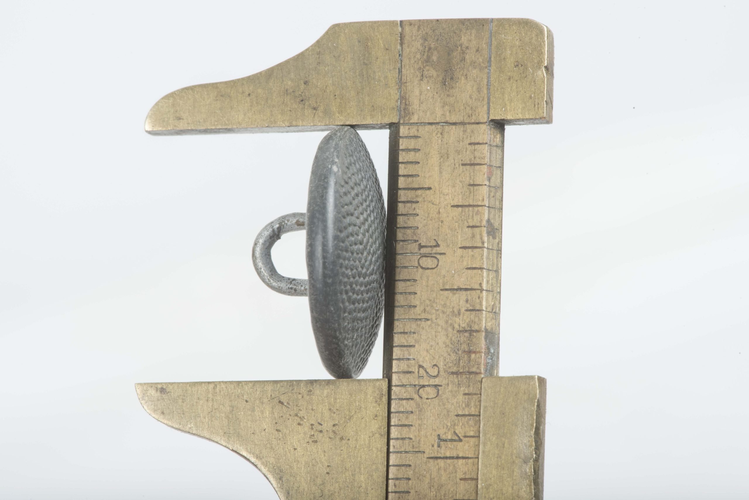 1x Blue metal M44 tunic button — image 2