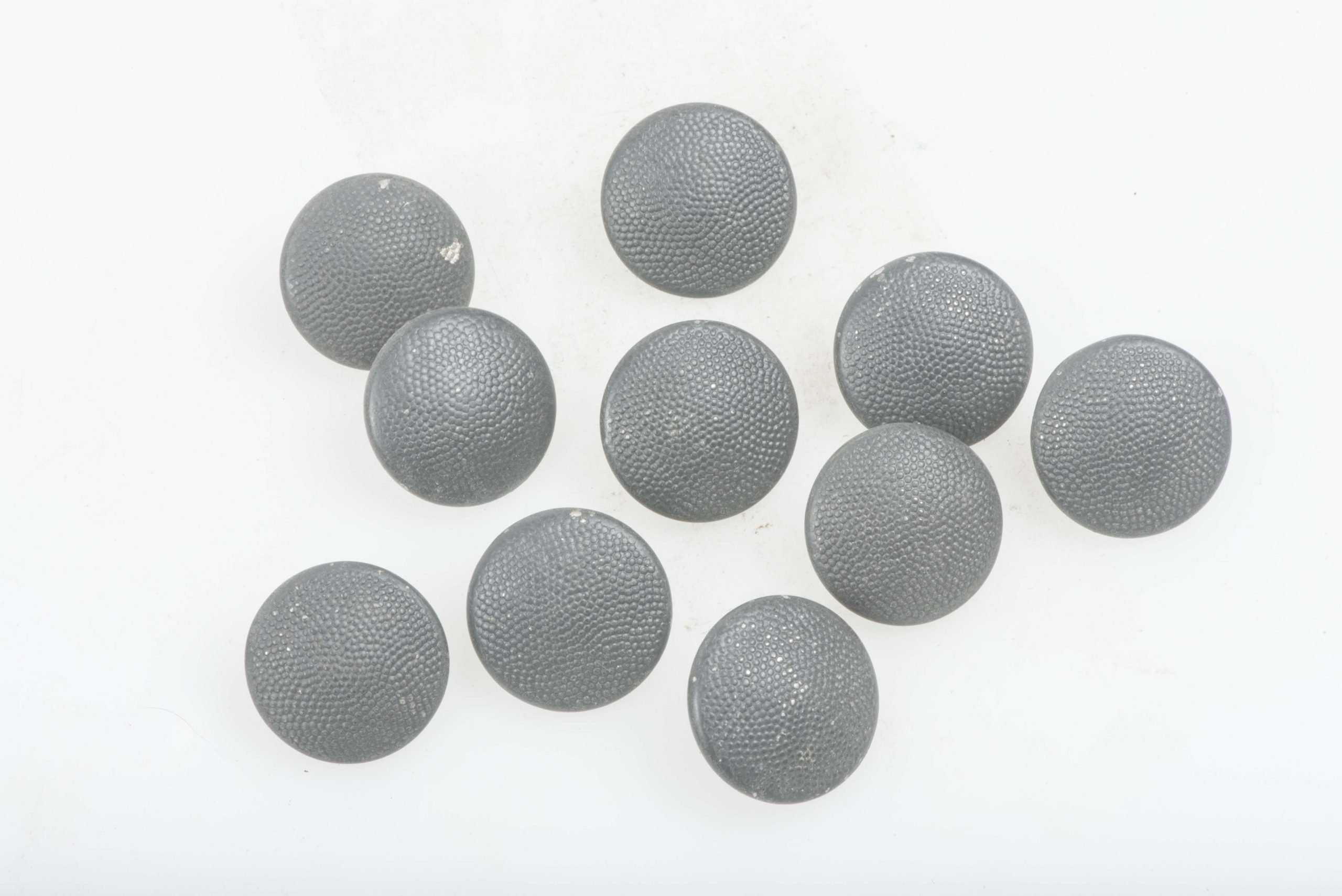 1x Blue metal M44 tunic button — image 3