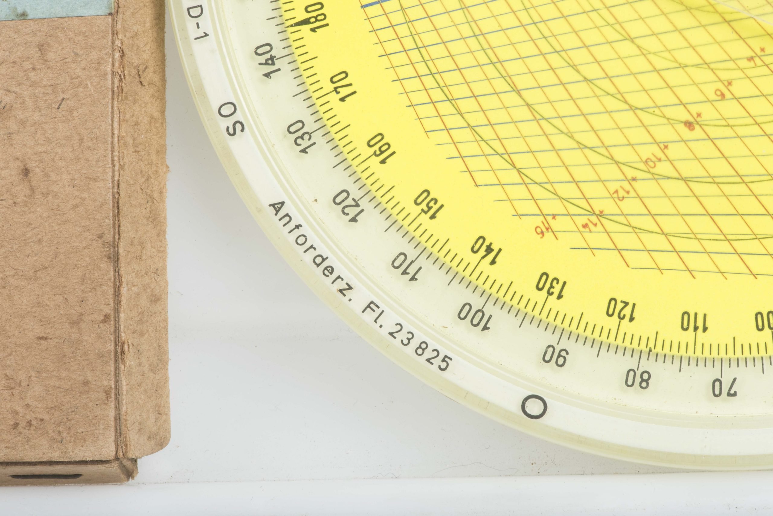 Unissued Luftwaffe flight navigator disc or Dreieckrechner DP3 Tp in original cardboard box — image 3