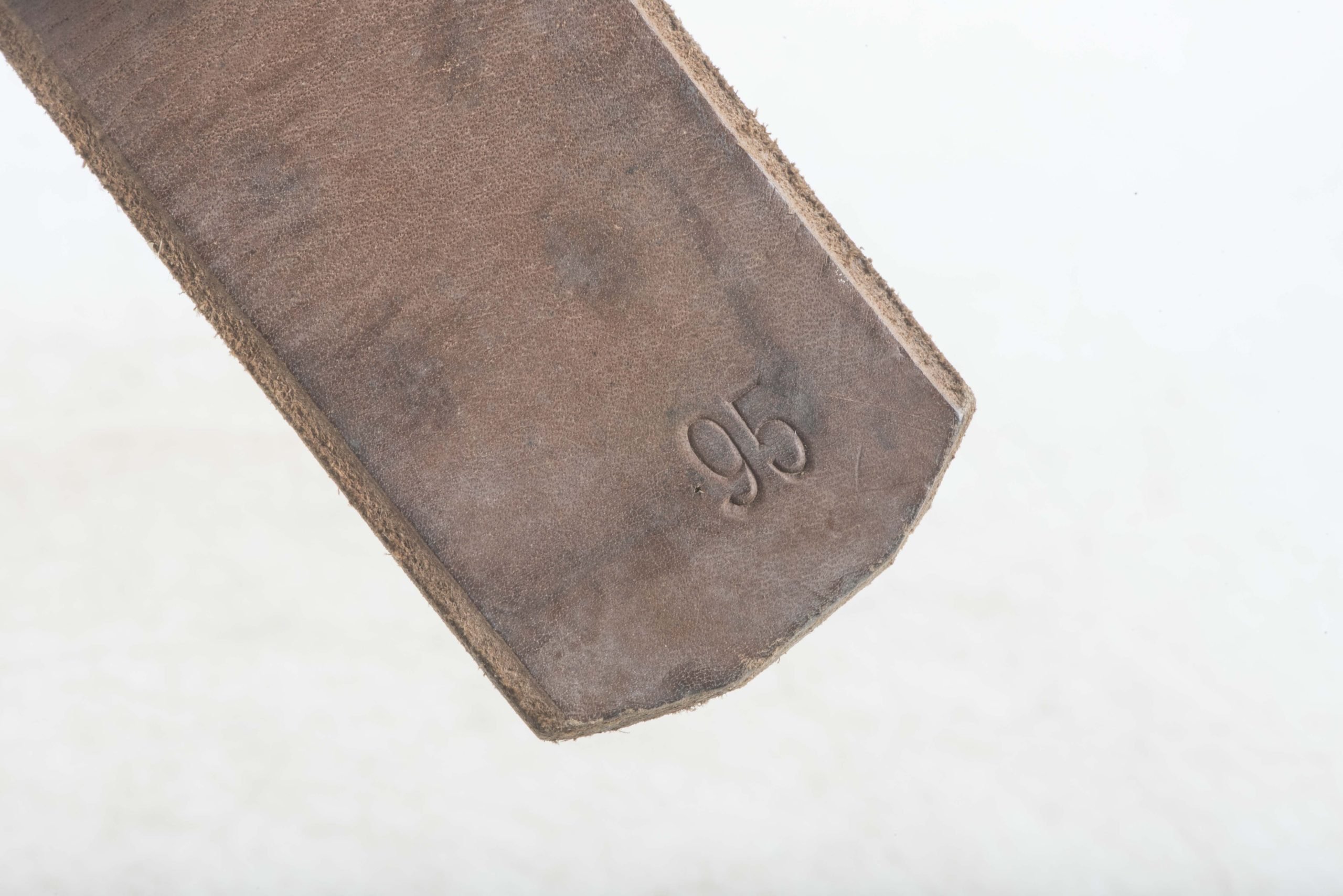 Late war leather equipment belt size 95 marked RBNr. 0/0565/0050 — image 10
