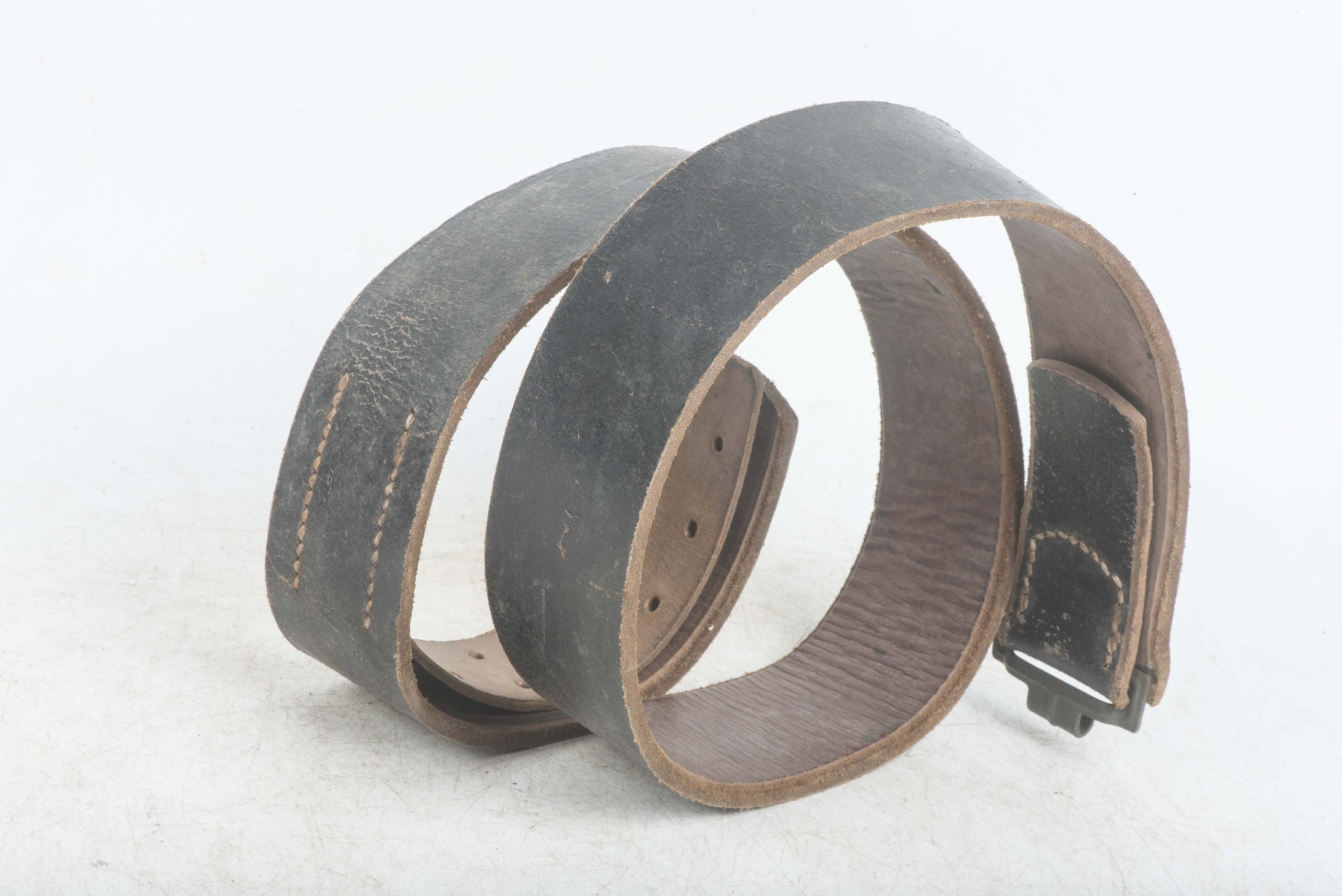 Late war leather equipment belt size 95 marked RBNr. 0/0565/0050 — image 4