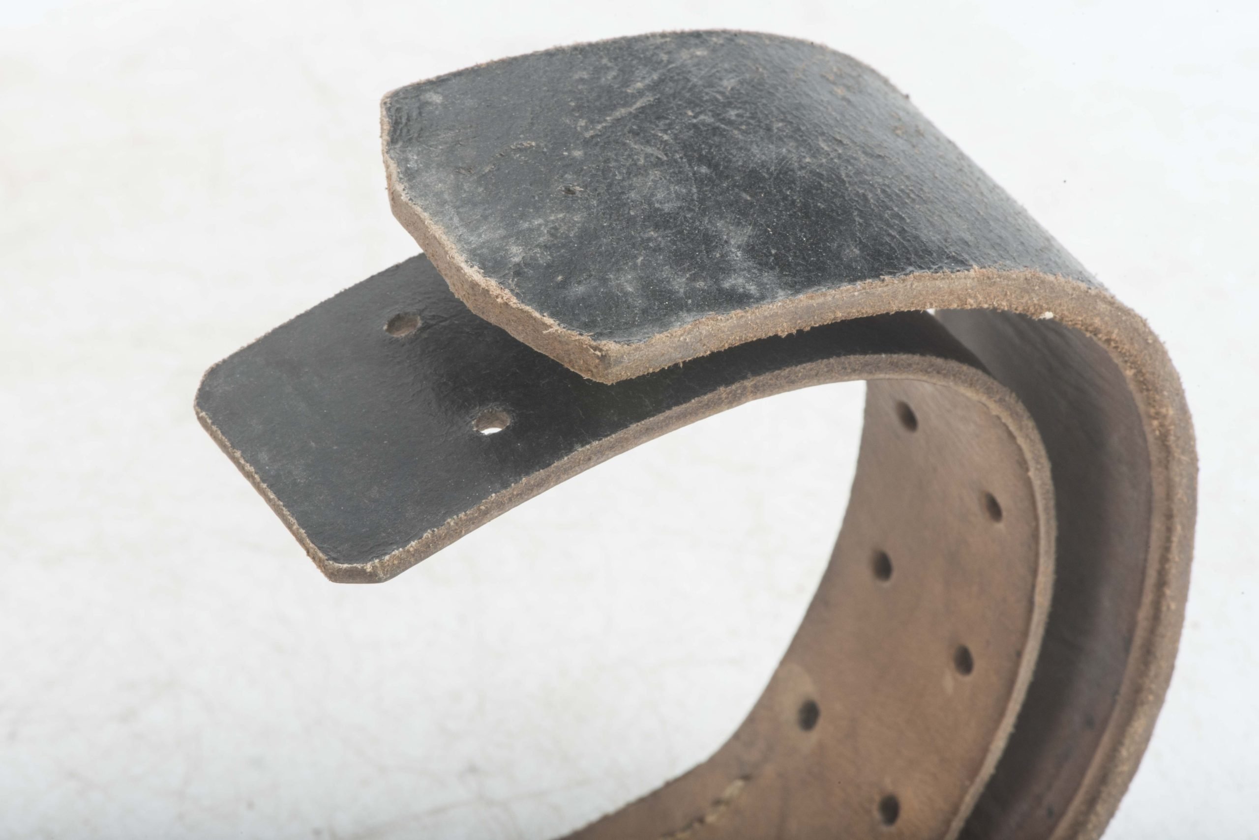 Late war leather equipment belt size 95 marked RBNr. 0/0565/0050 — image 9