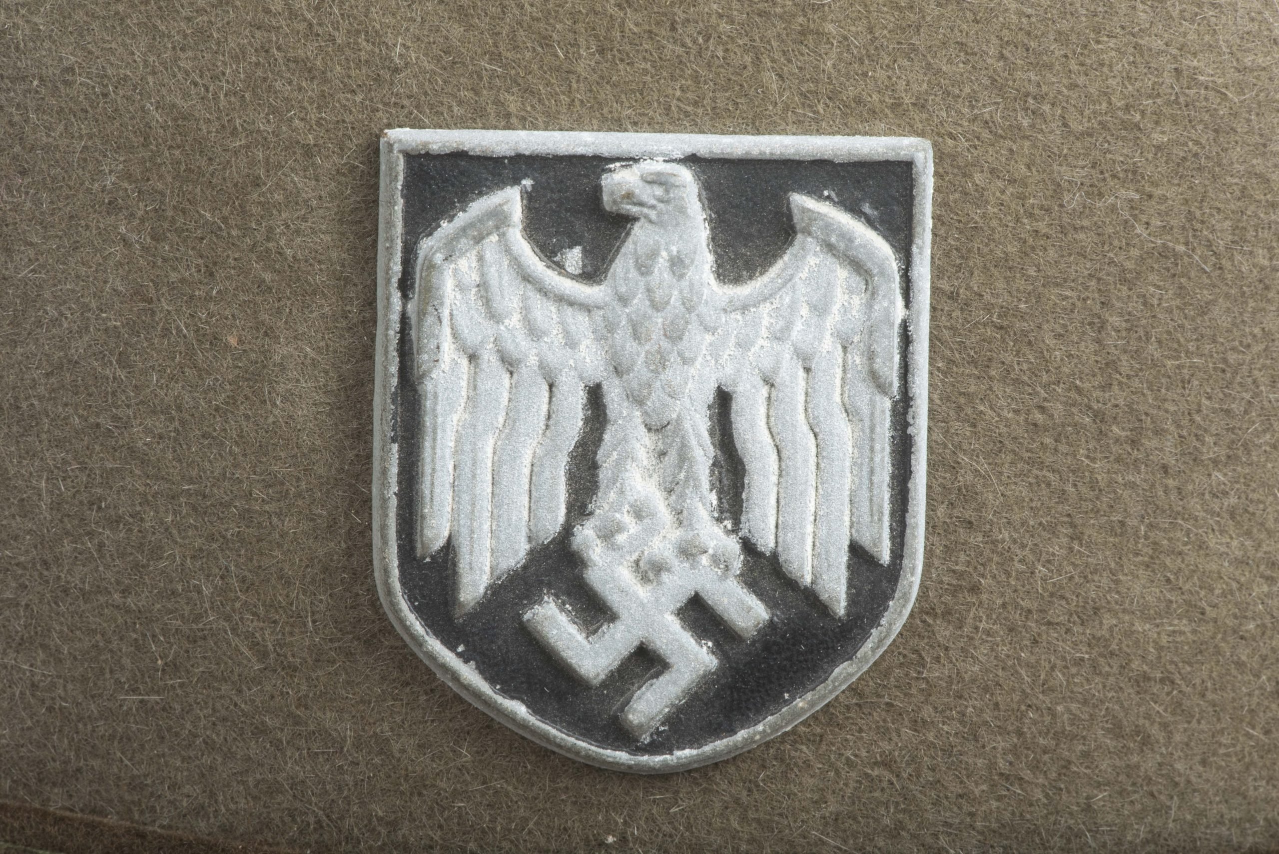 Unissued pith helmet dated 3.42 size 55 F.ST. L — image 5