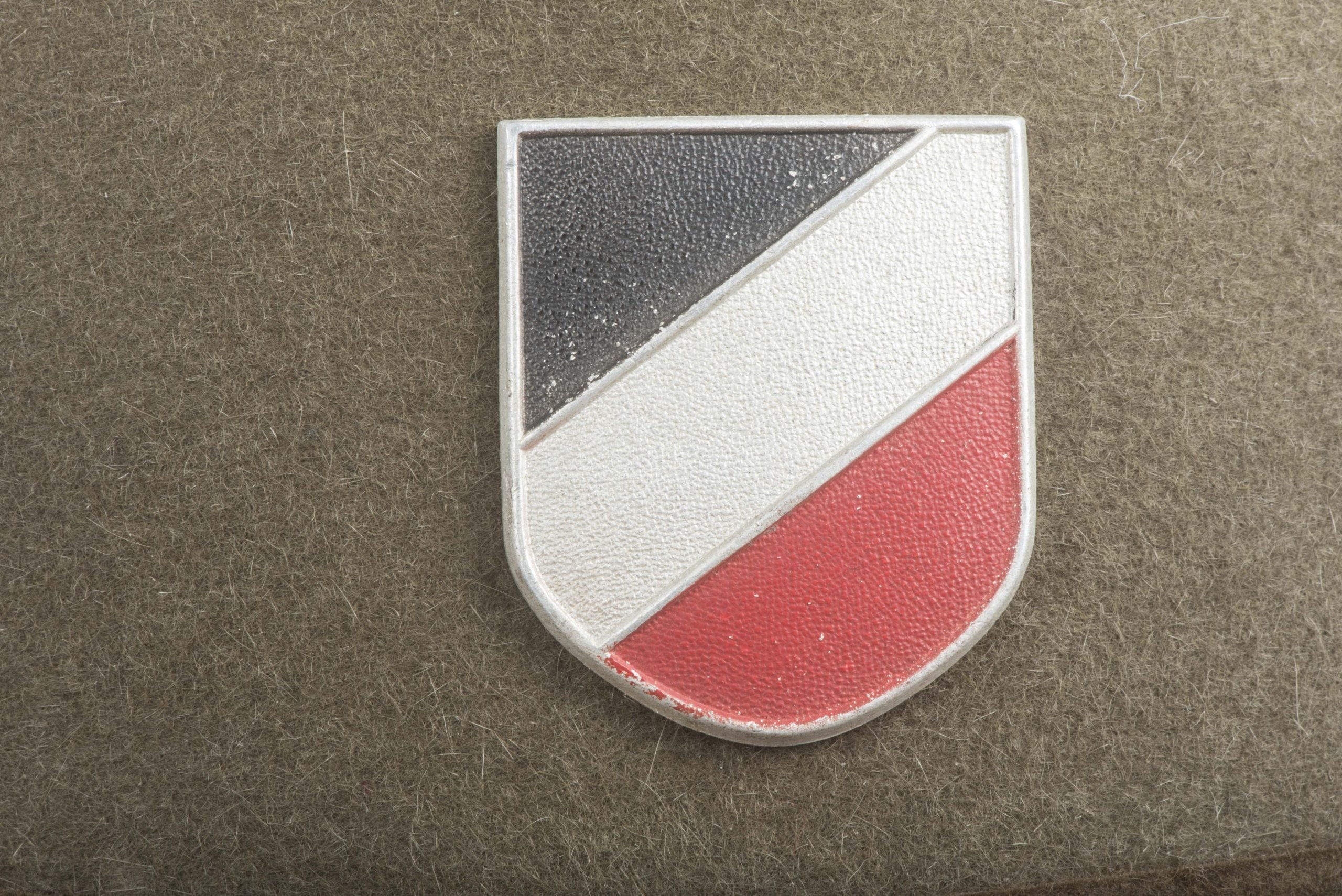 Unissued pith helmet dated 3.42 size 55 F.ST. L — image 6