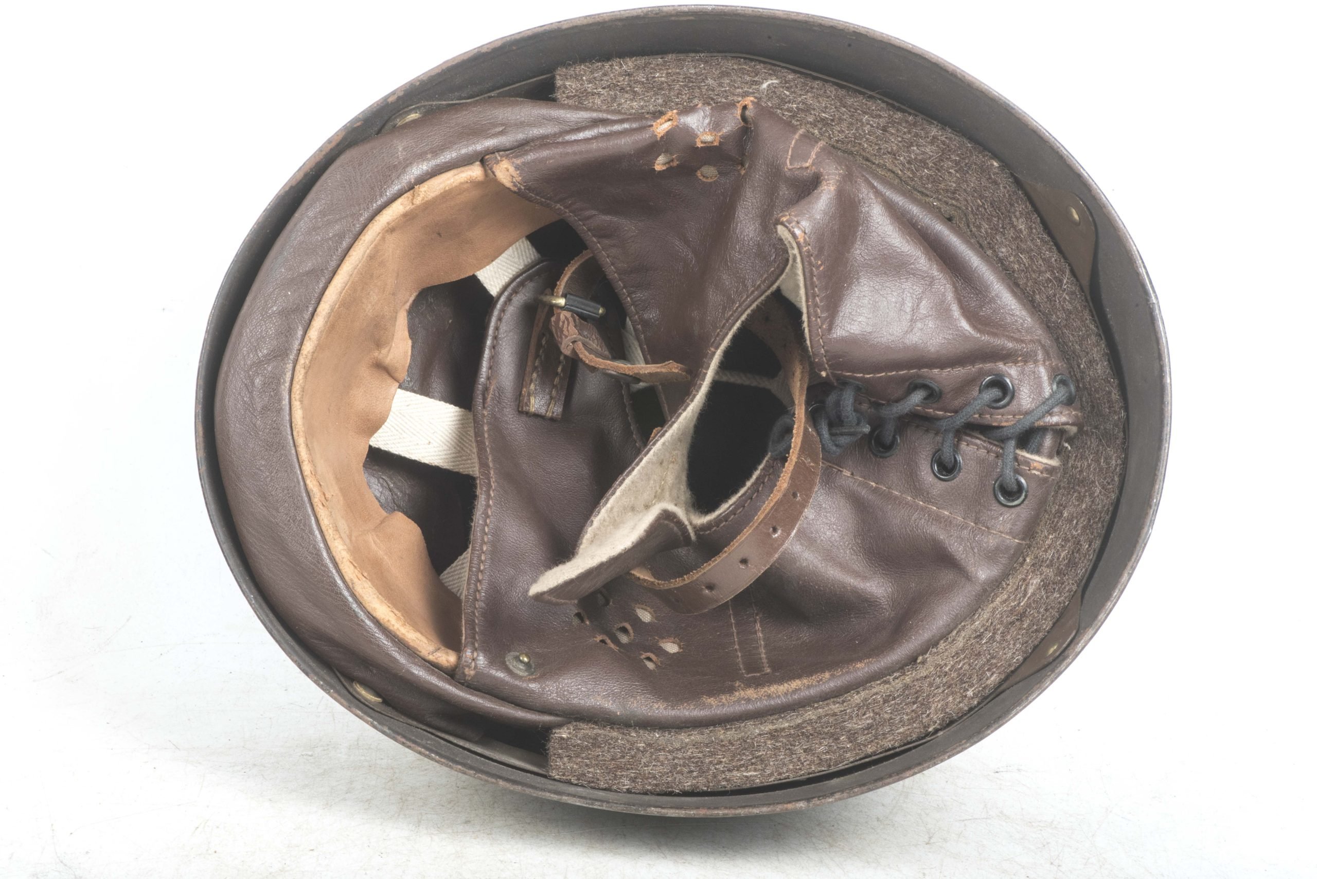 British dispatch rider helmet marked BMB 1945 size 7 — image 6