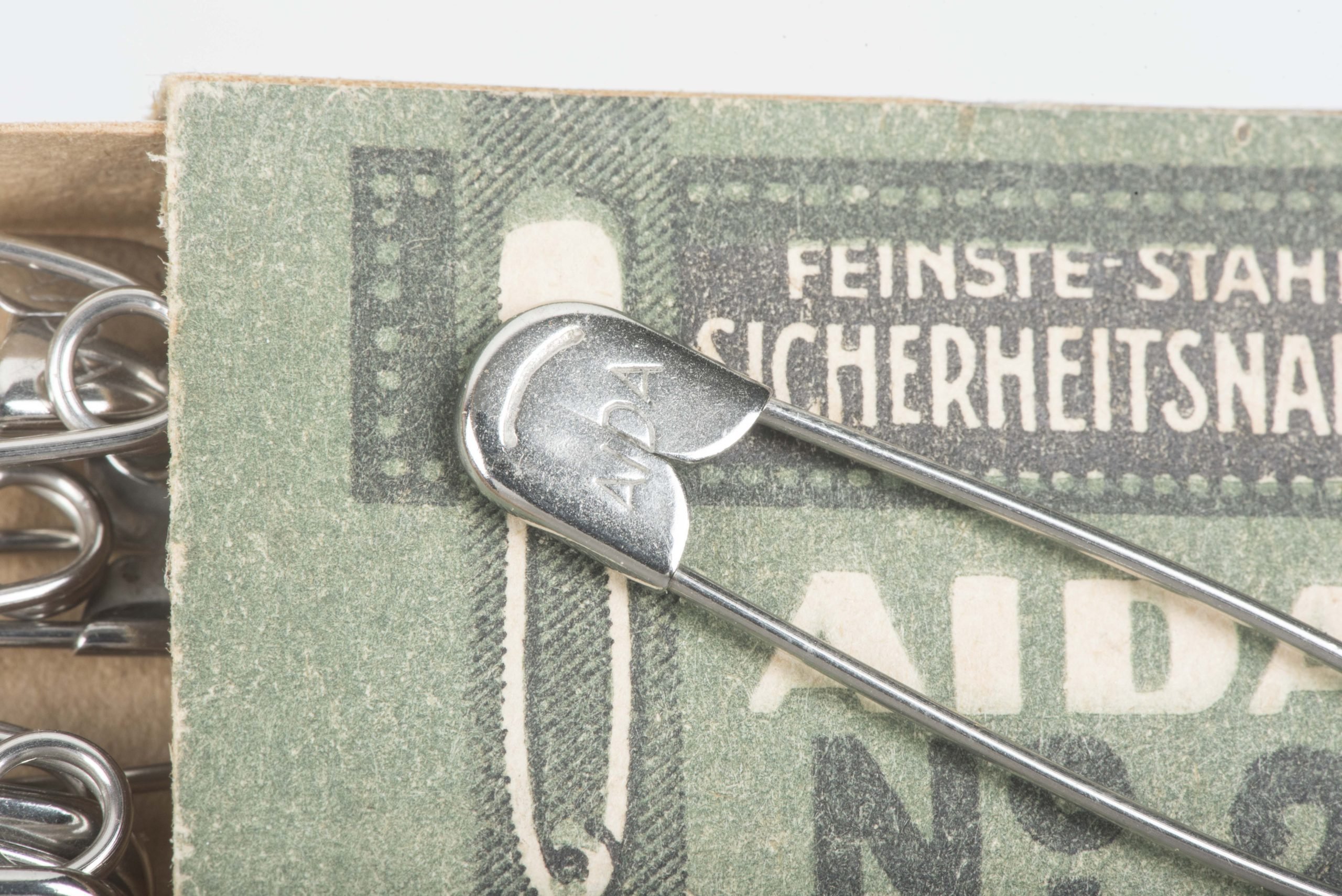 Sanitäter safety pins Aida Sicherheitsnadel — image 6
