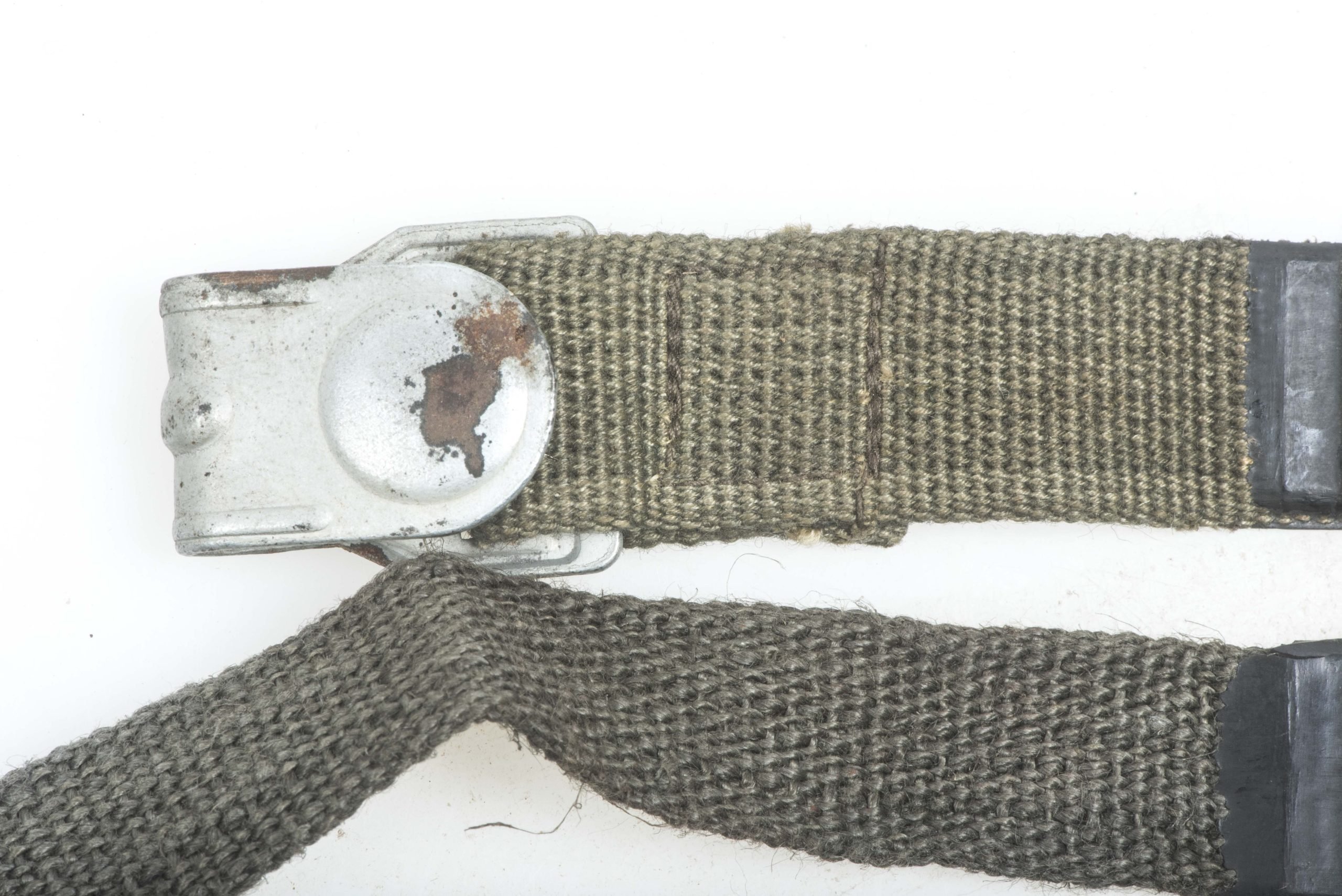 Textbook late war matching set of gasmask canister straps marked ebd 44 — image 4