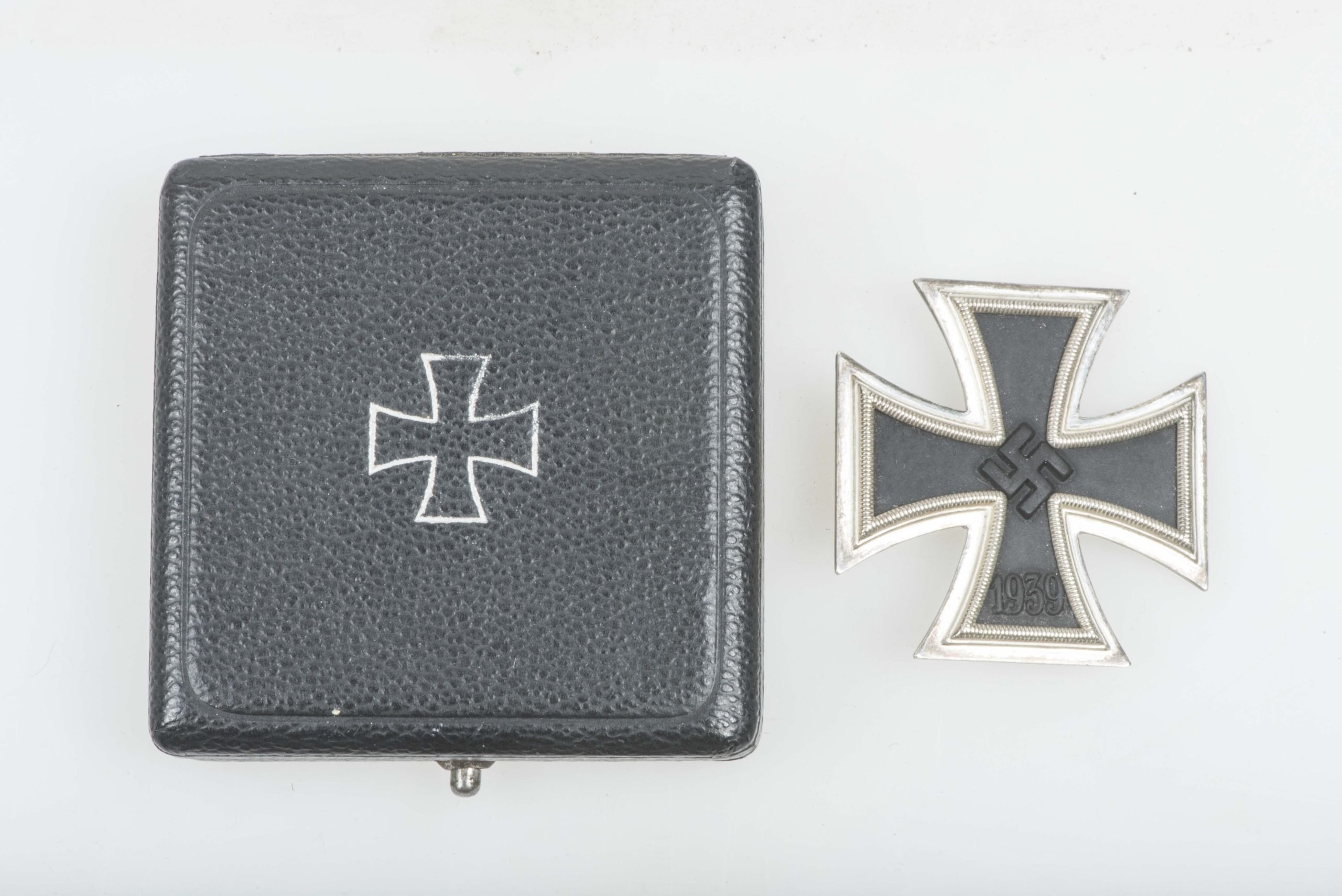 Nahkampfspange Soldbuch grouping Paul Pützer, Grenadier-Regiment 453 and 2. Fallschirmjäger-Division — image 22