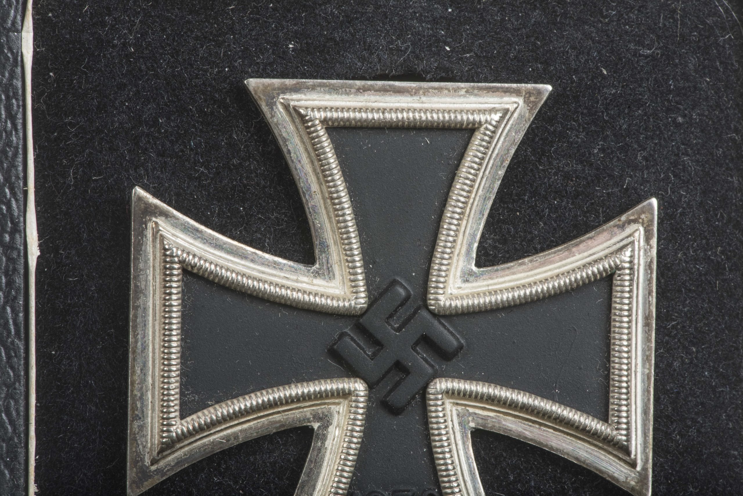 Nahkampfspange Soldbuch grouping Paul Pützer, Grenadier-Regiment 453 and 2. Fallschirmjäger-Division — image 30