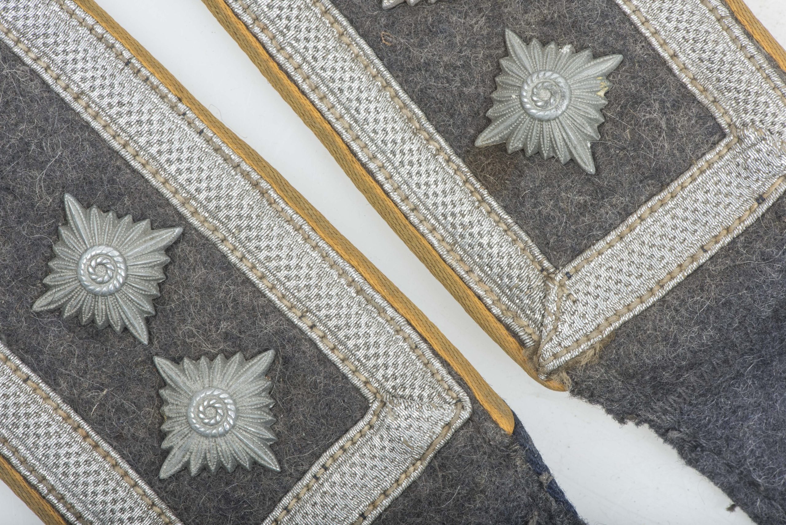 Matching Luftwaffe NCO shoulderstraps for a Feldwebel — image 3
