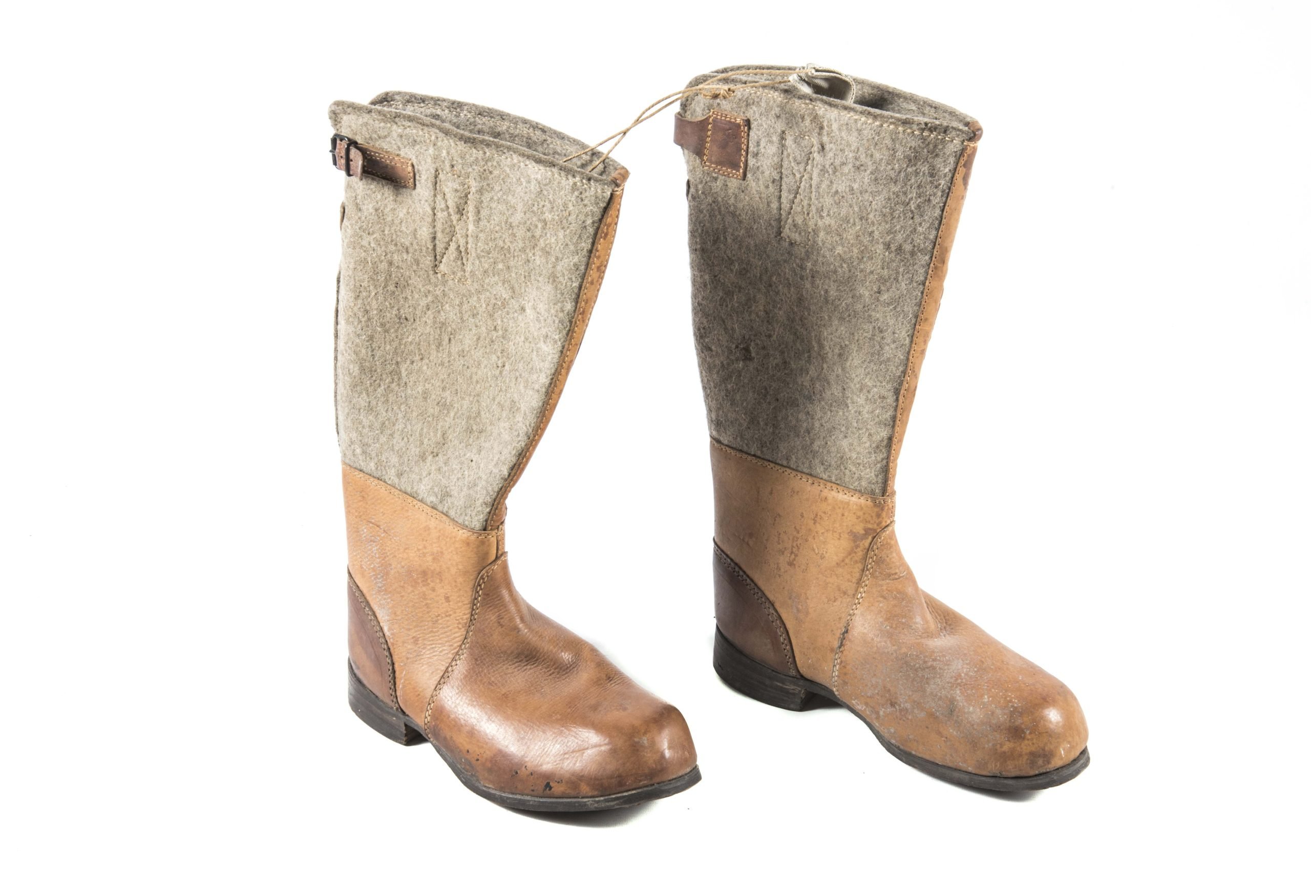 Unissued EM / NCO felt boots marked 0/0656/0013 — image 2