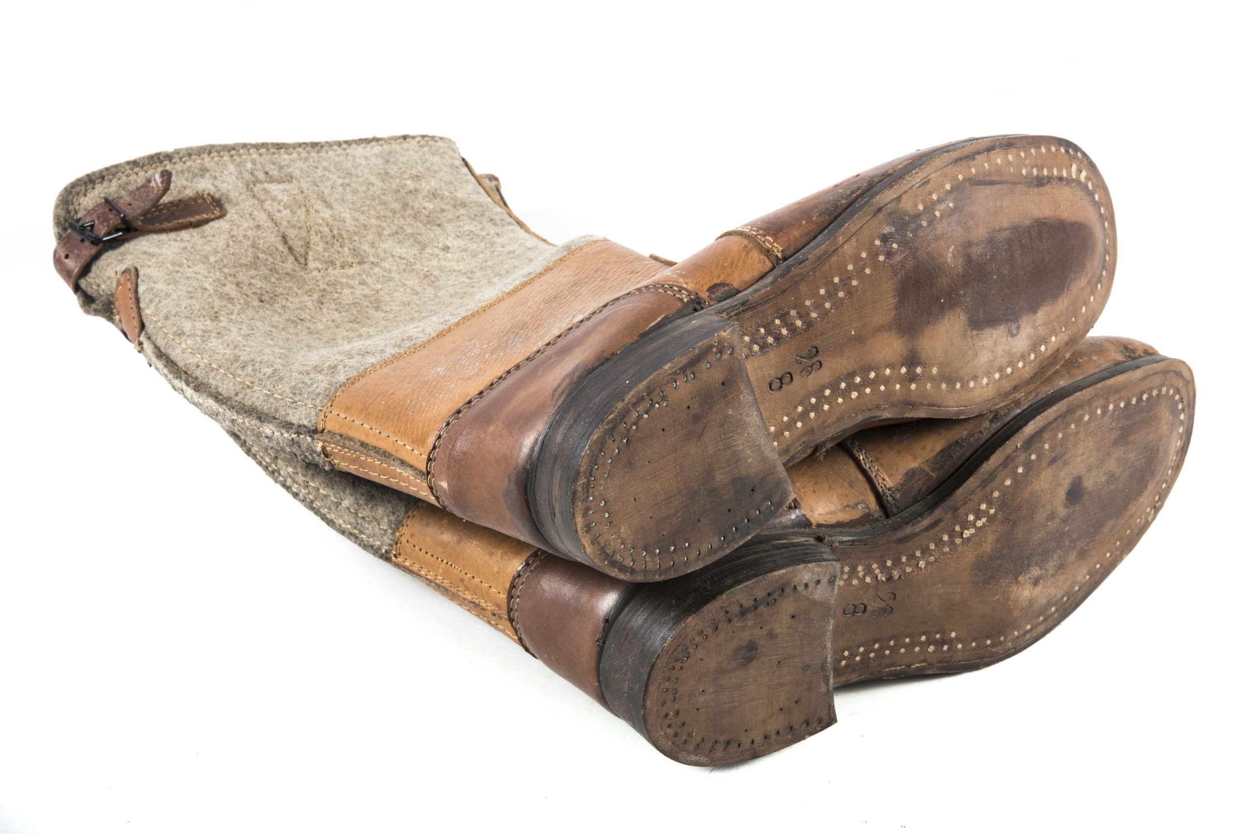 Unissued EM / NCO felt boots marked 0/0656/0013 — image 7