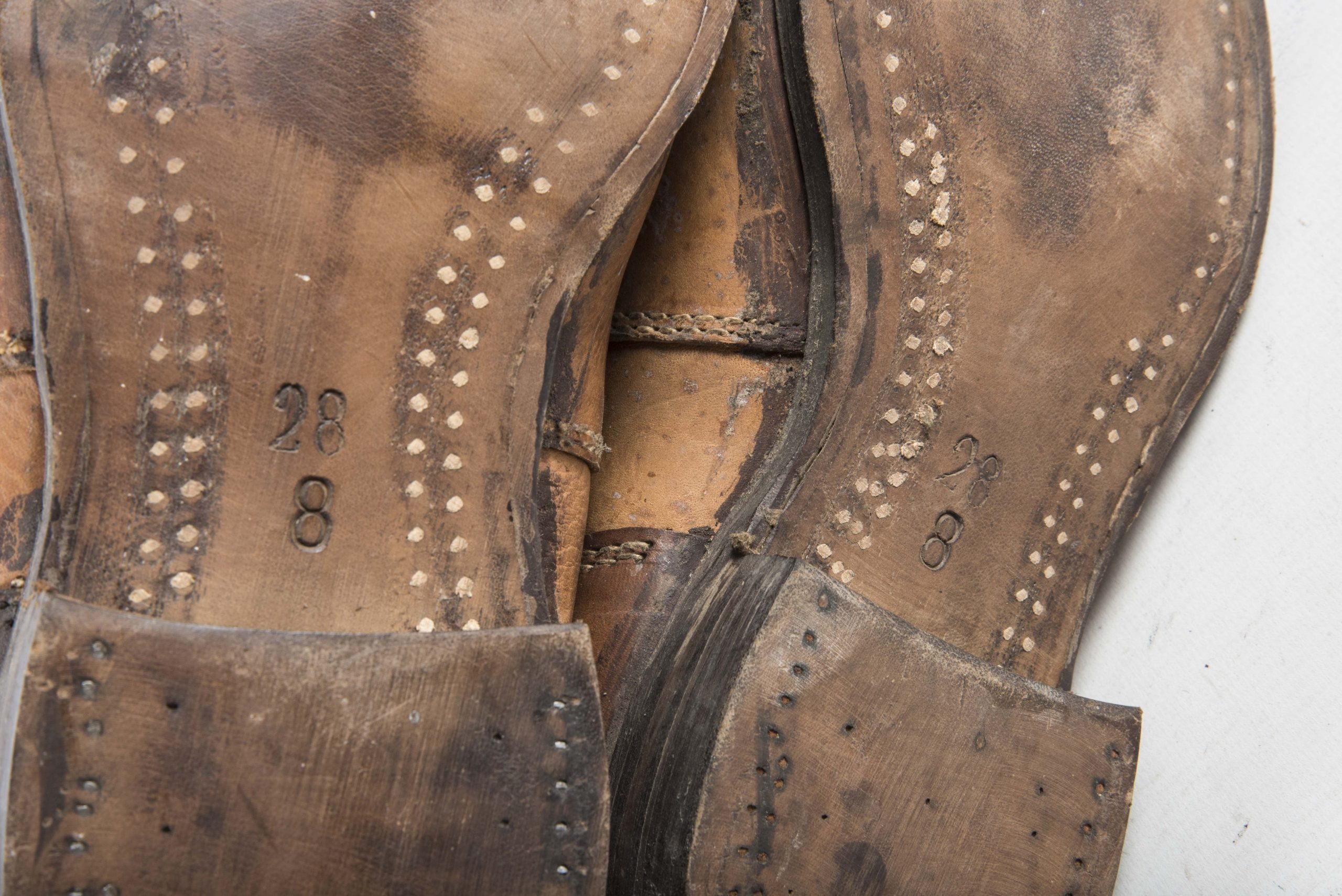 Unissued EM / NCO felt boots marked 0/0656/0013 — image 9