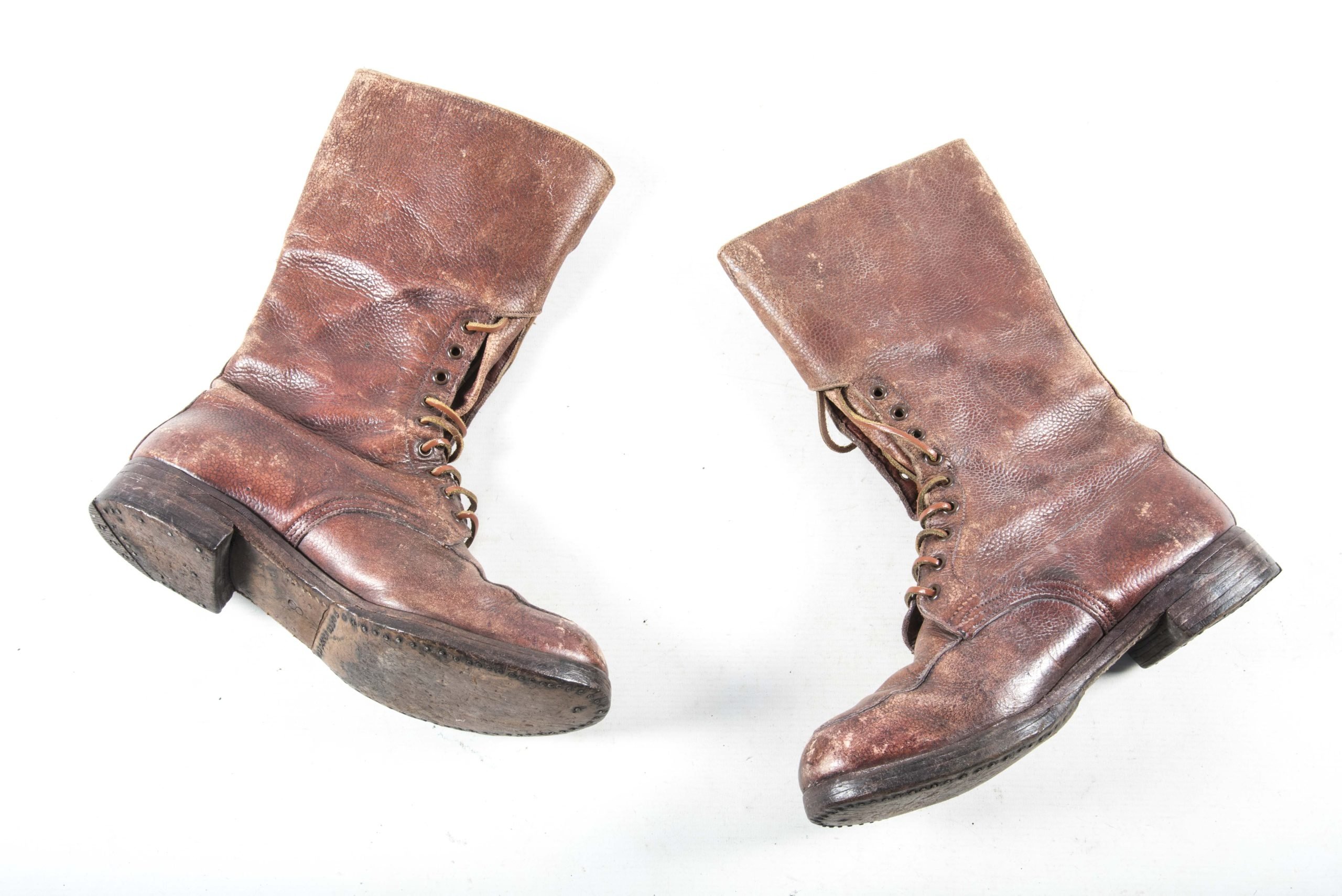 British officers boots marked 1941 size 8 — image 2