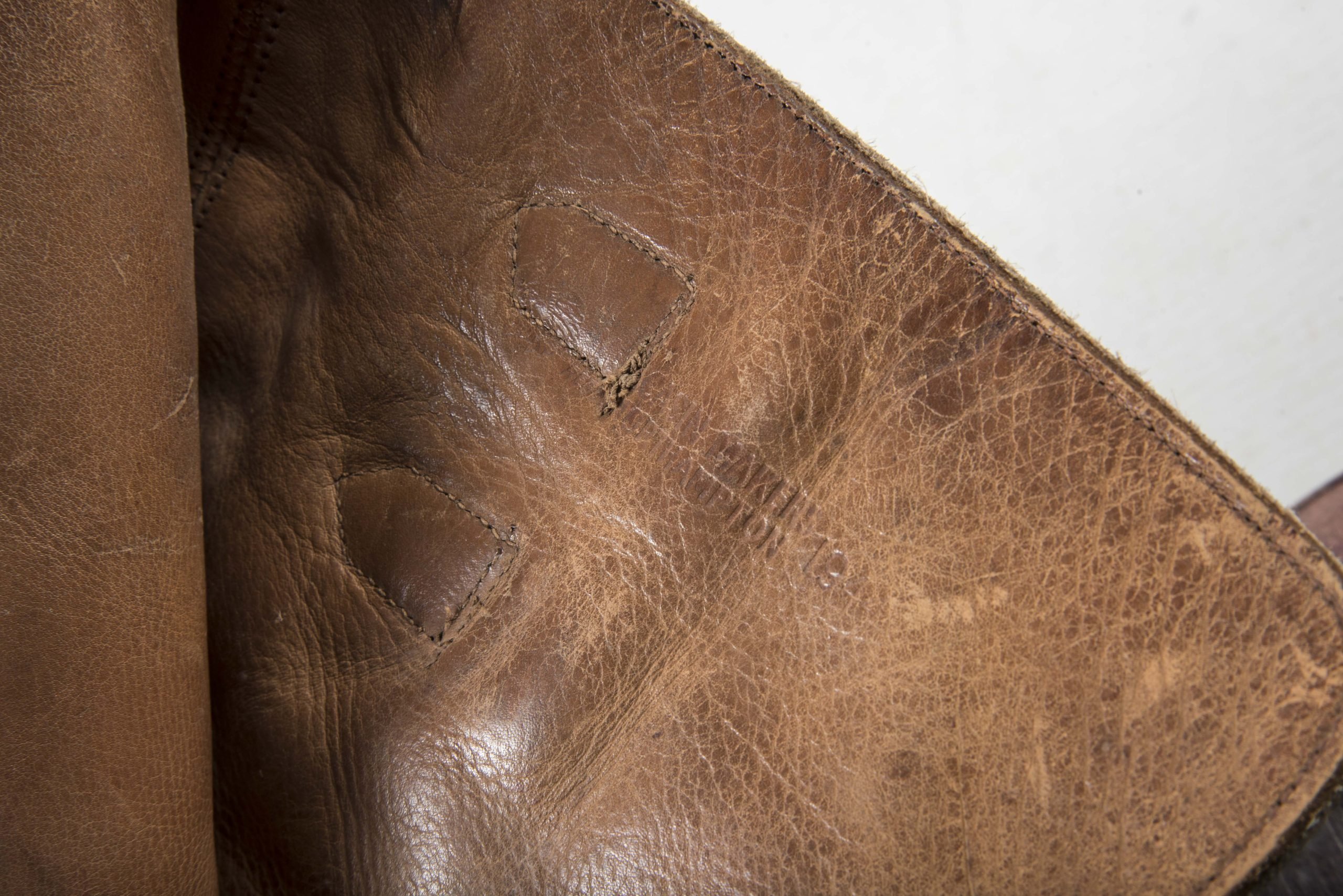 British officers boots marked 1941 size 8 — image 4