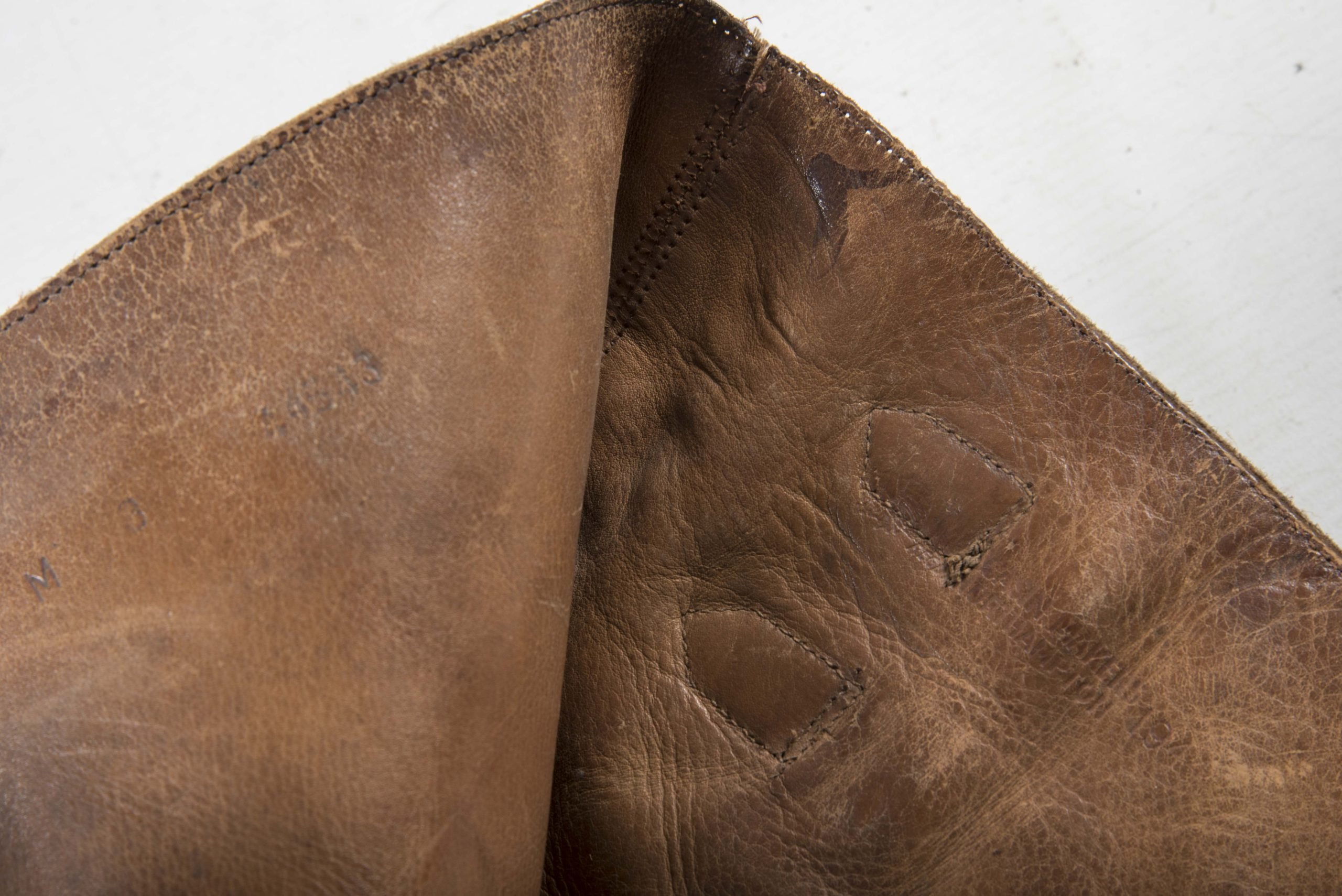 British officers boots marked 1941 size 8 — image 5