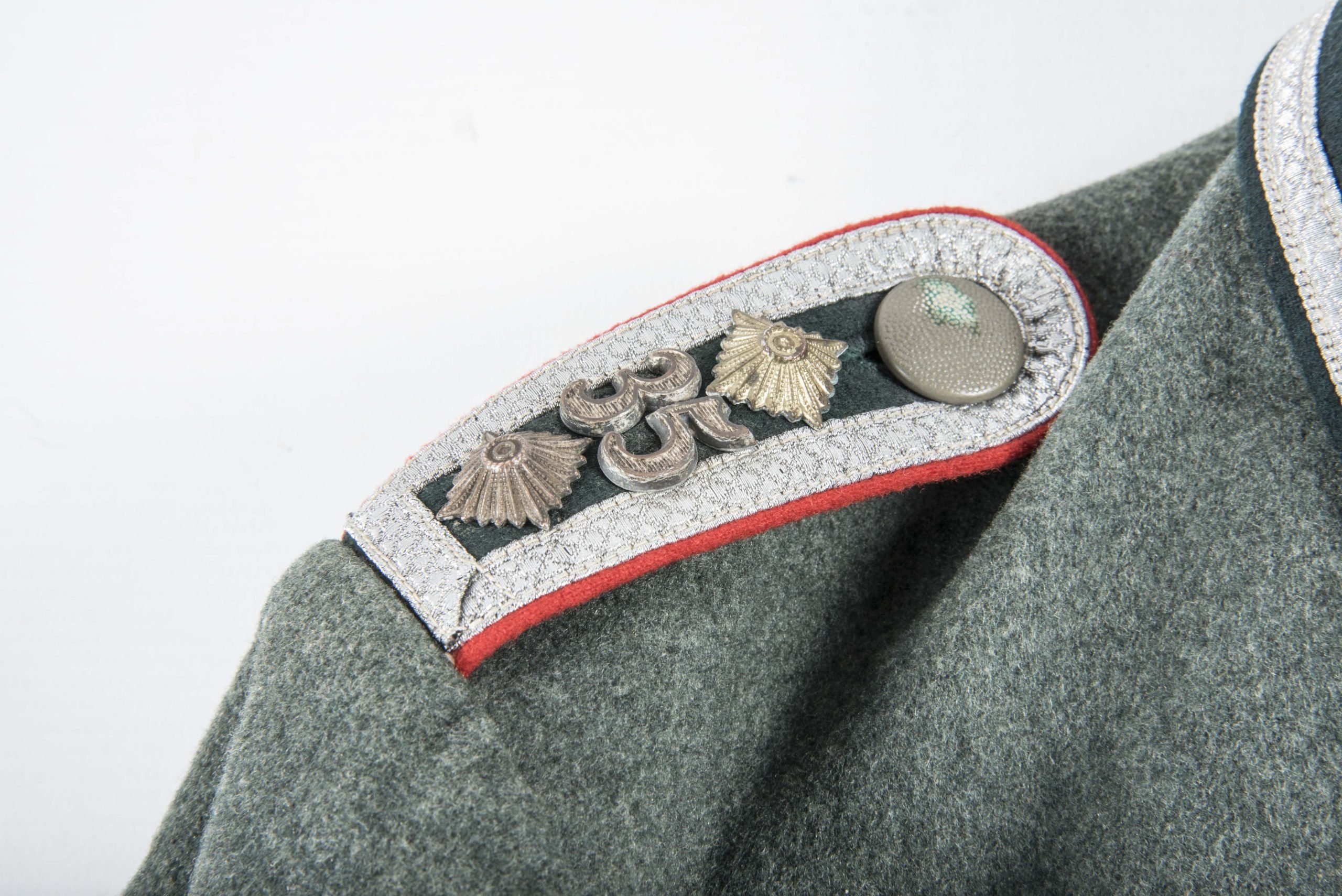 Heer M31 field blouse for a Oberfeldwebel in Artillerie Regiment 35 — image 10