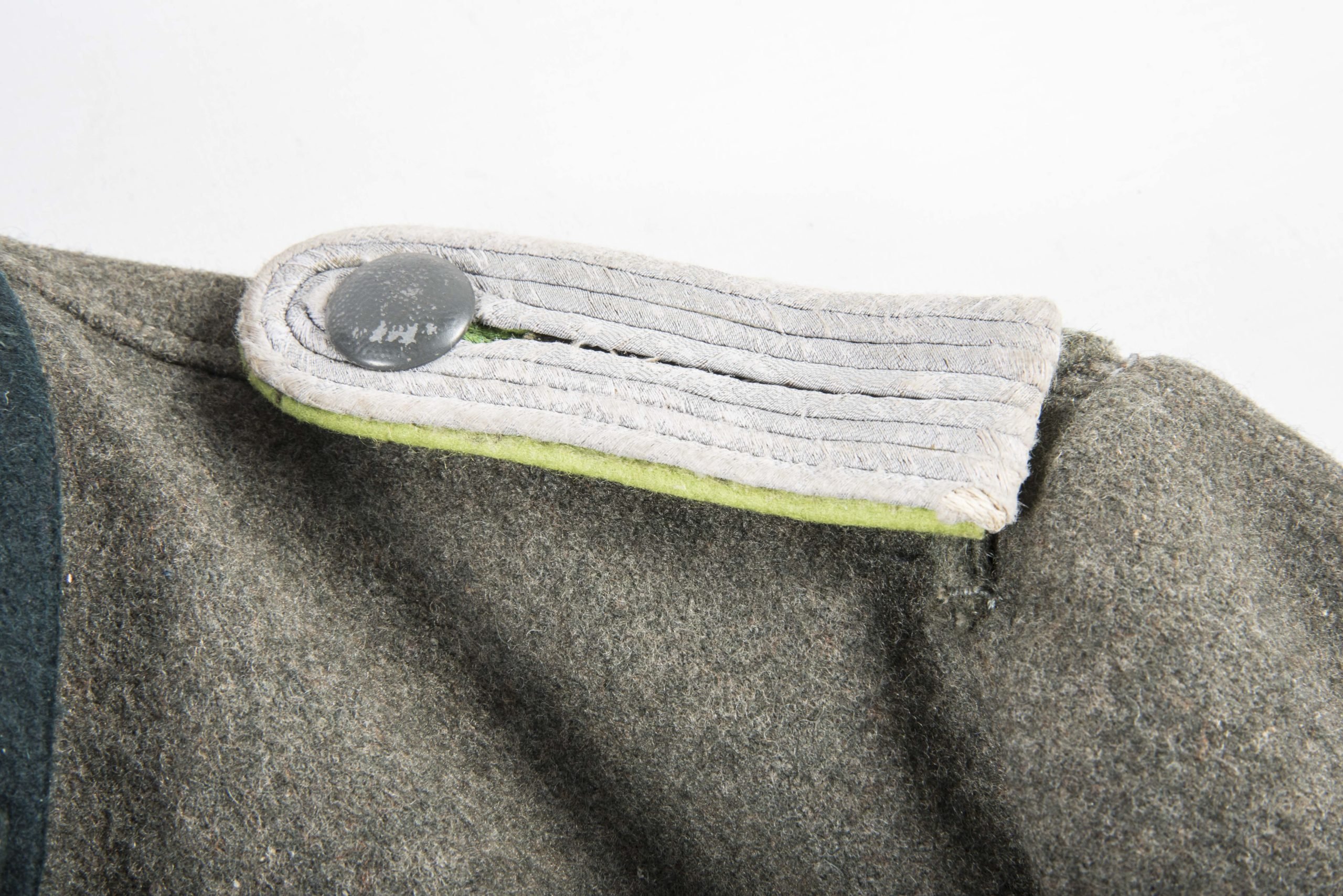 Heer converted EM field blouse for a Leutnant der Panzergrenadiere — image 12