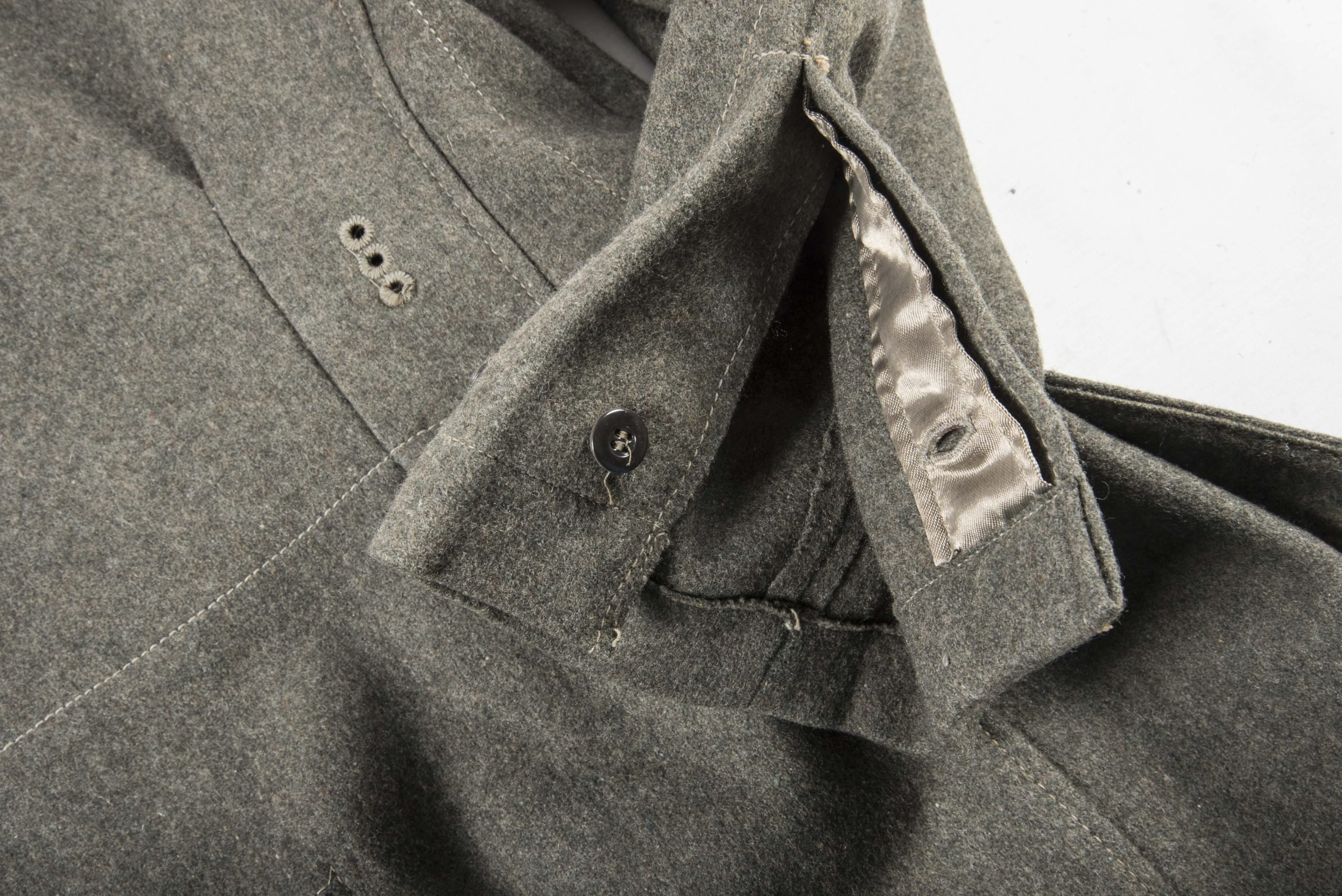 Heer converted EM field blouse for a Leutnant der Panzergrenadiere — image 15