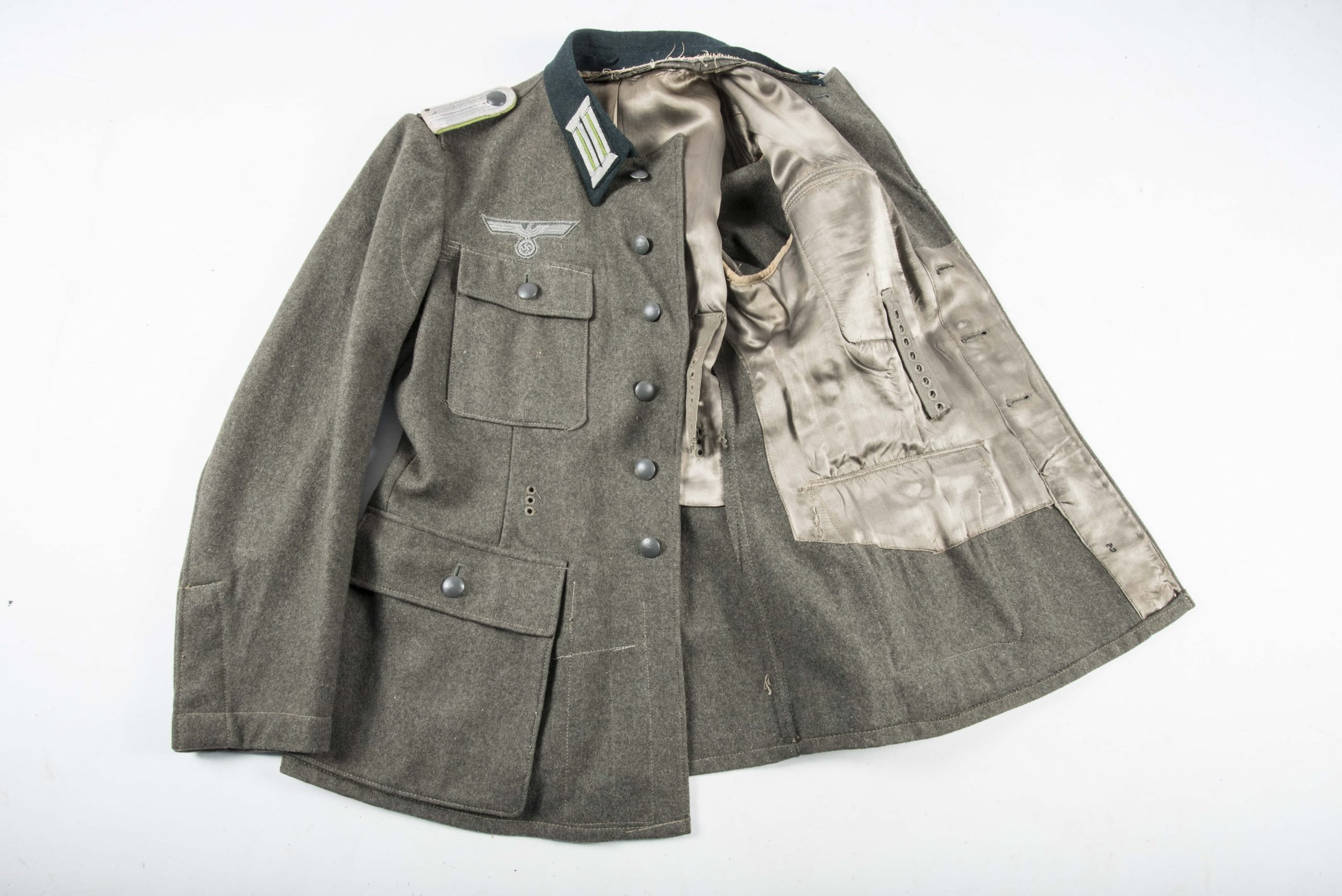 Heer converted EM field blouse for a Leutnant der Panzergrenadiere — image 2