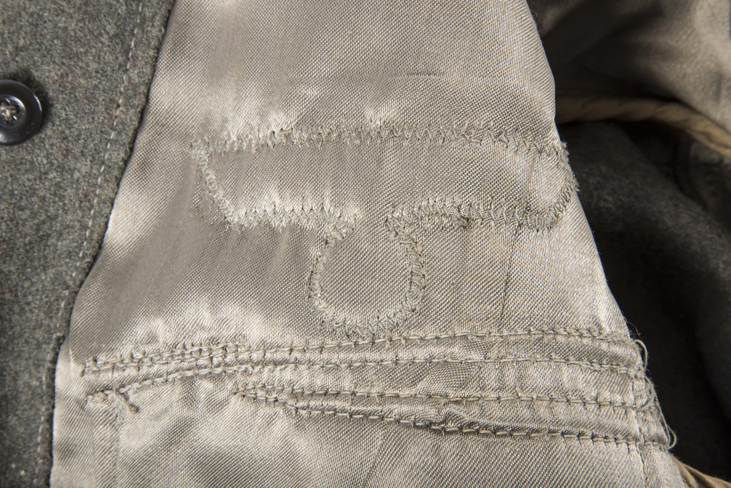 Heer converted EM field blouse for a Leutnant der Panzergrenadiere — image 3