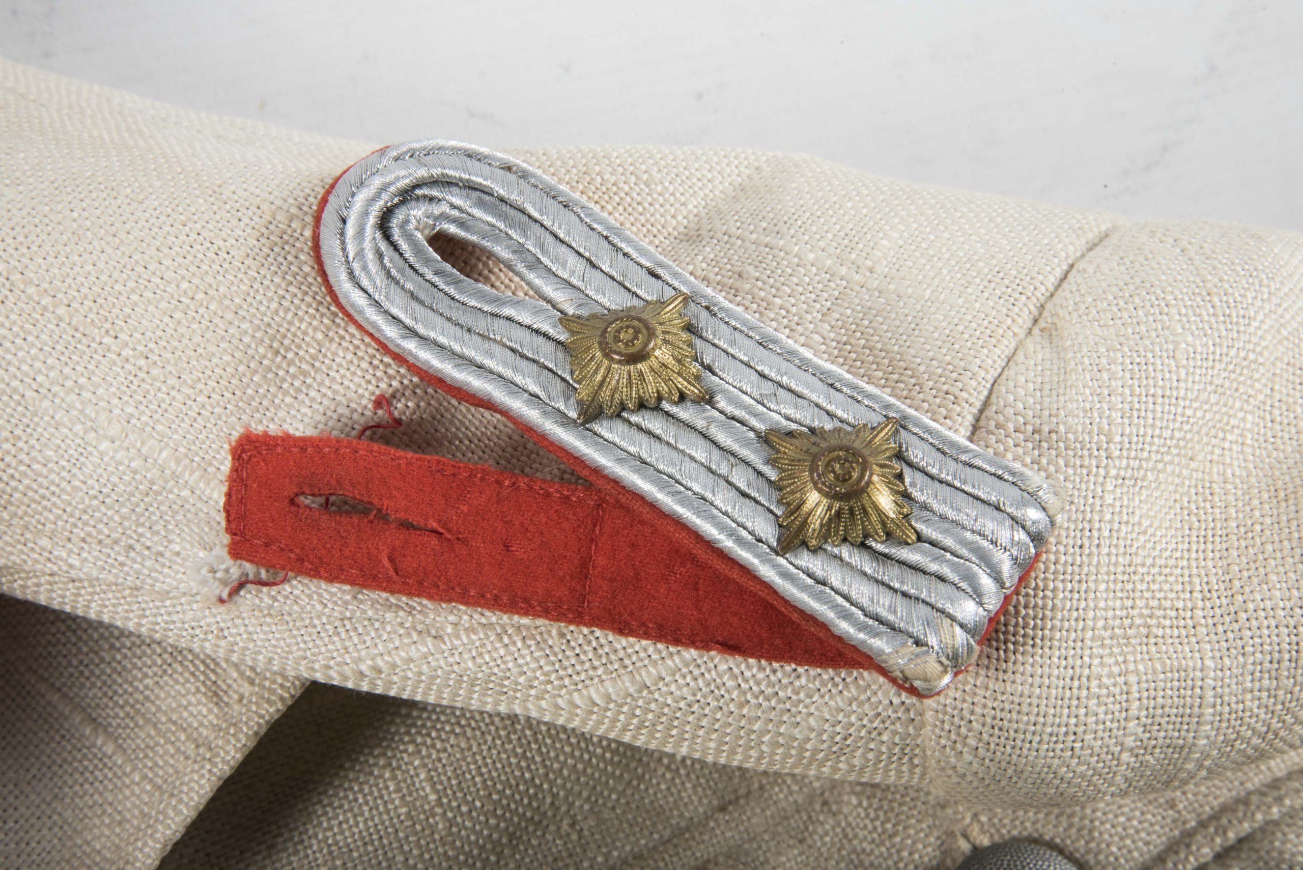 Luftwaffe summer service blouse for a Oberleutnant der Flak — image 4