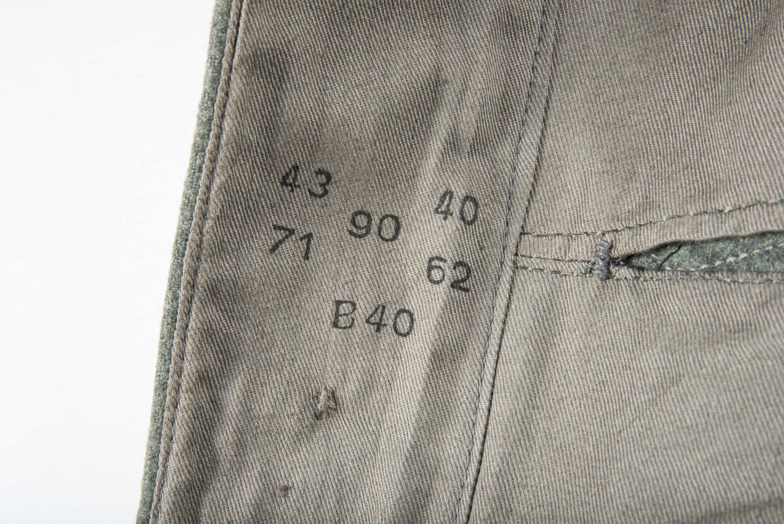 Heer NCO M36 field blouse for a Unteroffizier der Artillerie — image 10