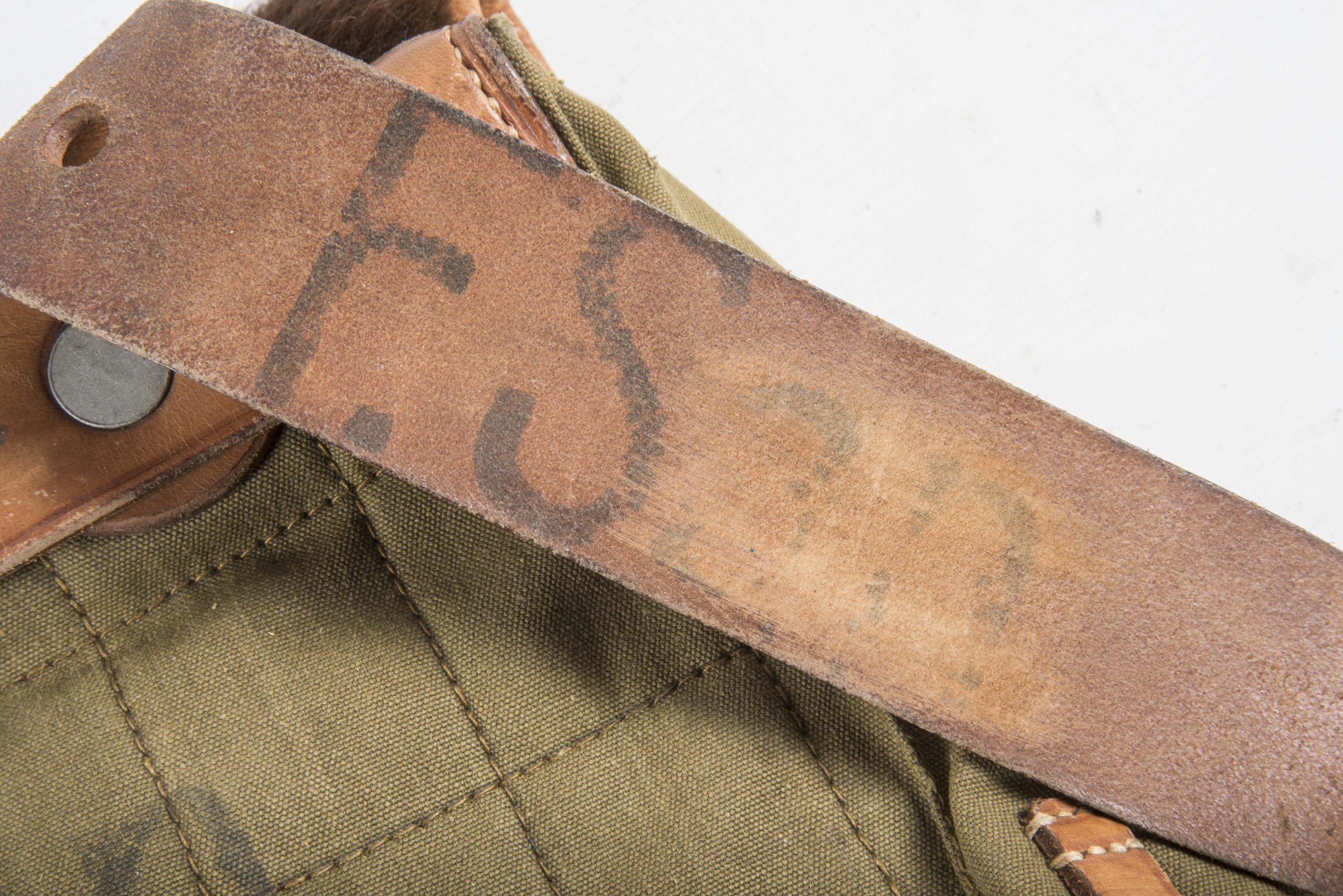 Rare heer Sanitäter Tornister marked Gebr. Krüger Breslau 1940 — image 2