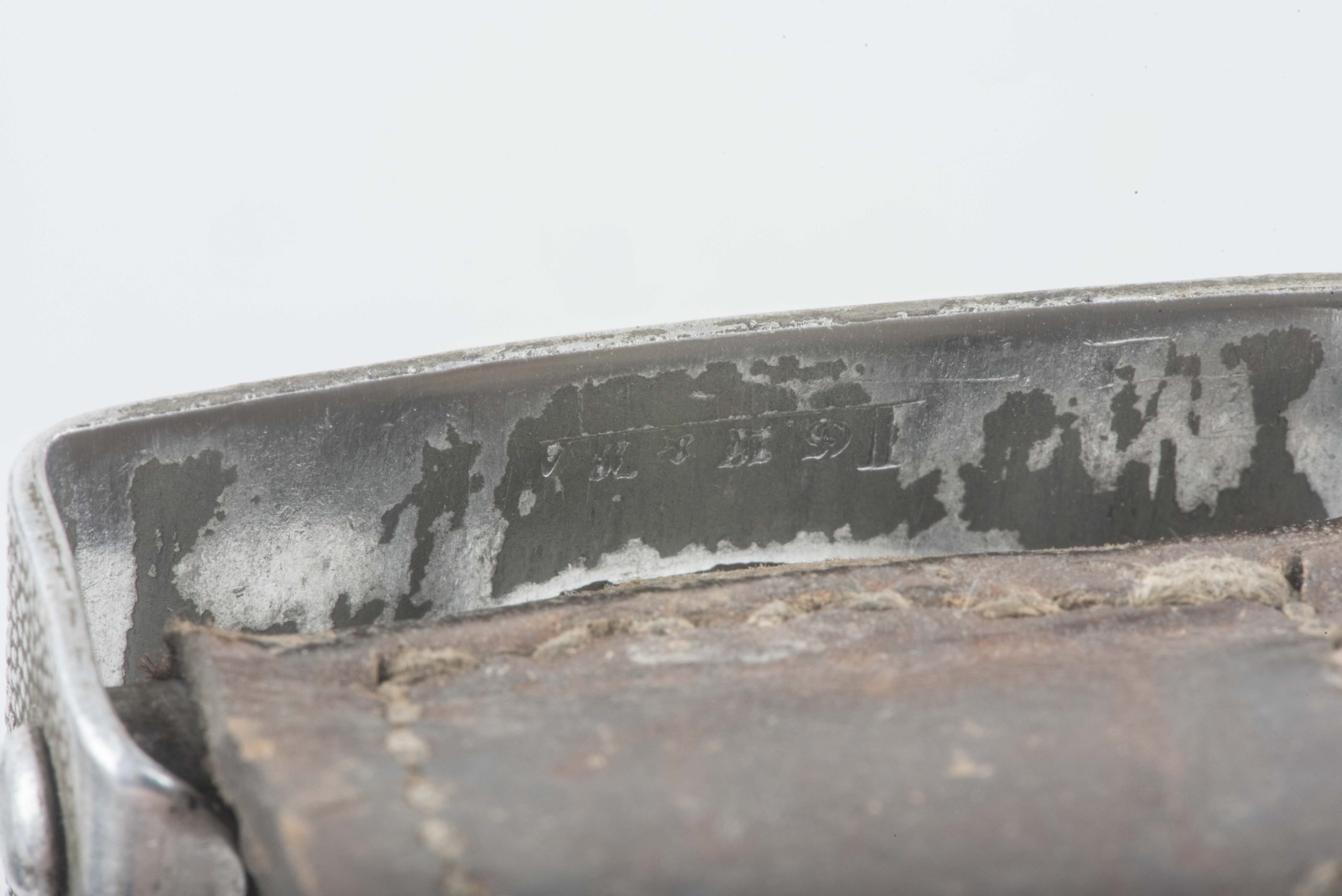 Tabbed aluminium Heer belt buckle marked Gebr. Kügel & Fink, Lüdenscheid 1937 — image 6