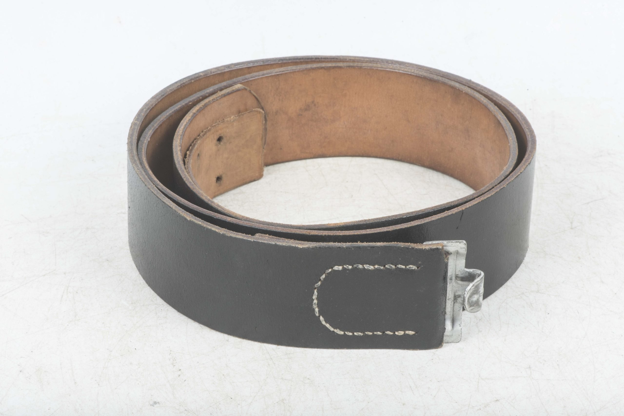 Unissued leather equipment belt dated 1941, size 115 — image 3