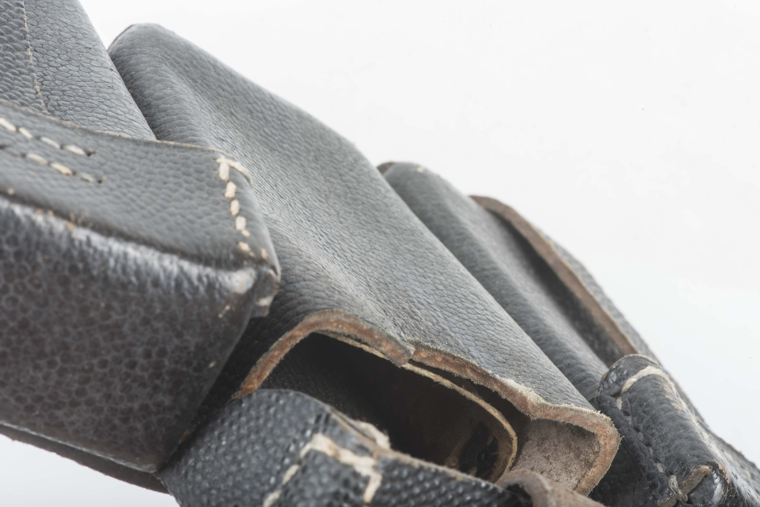 Postwar K98 pouches dated 1950 — image 2