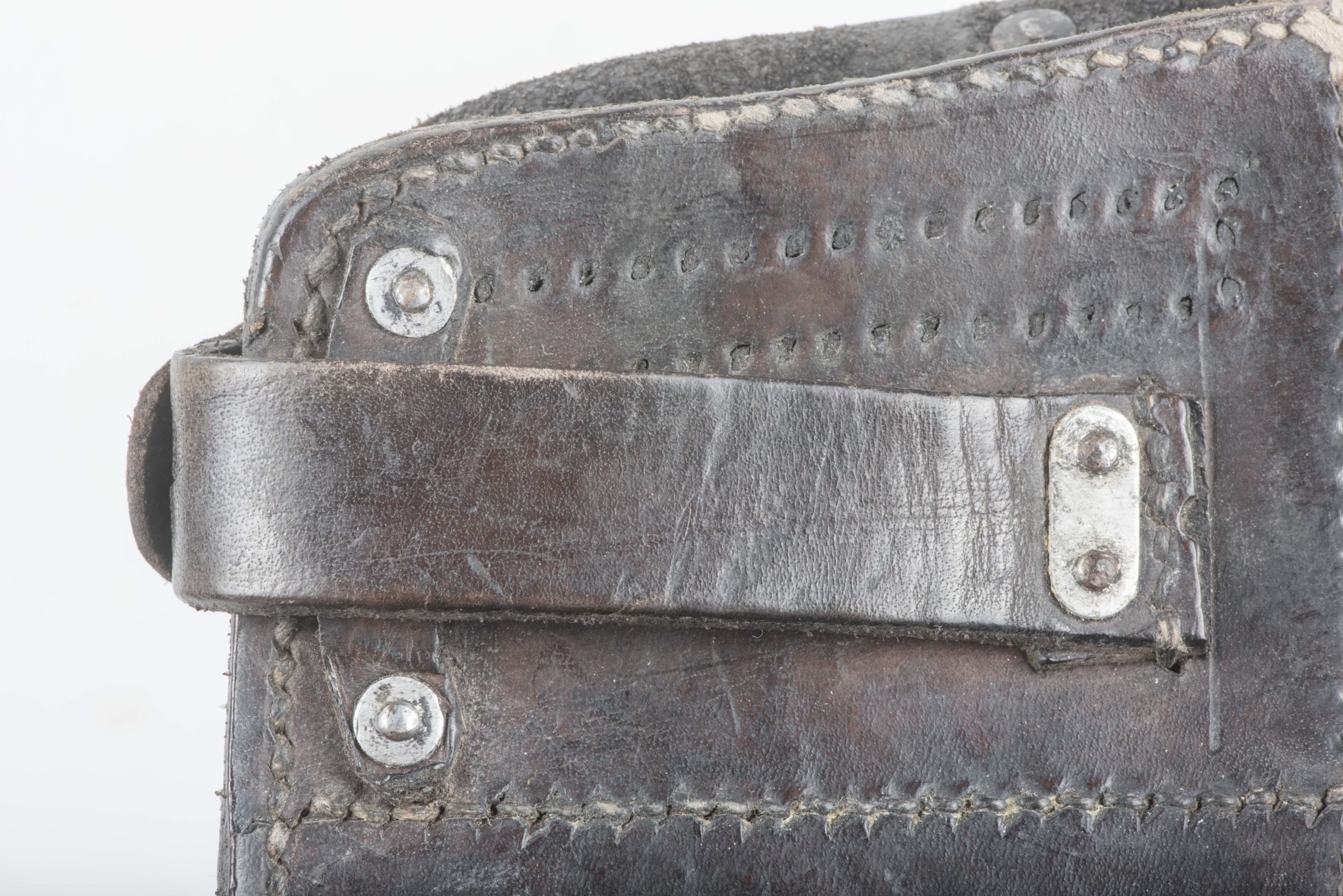 Interesting K98 ammunition pouch made from recycled leather — image 4