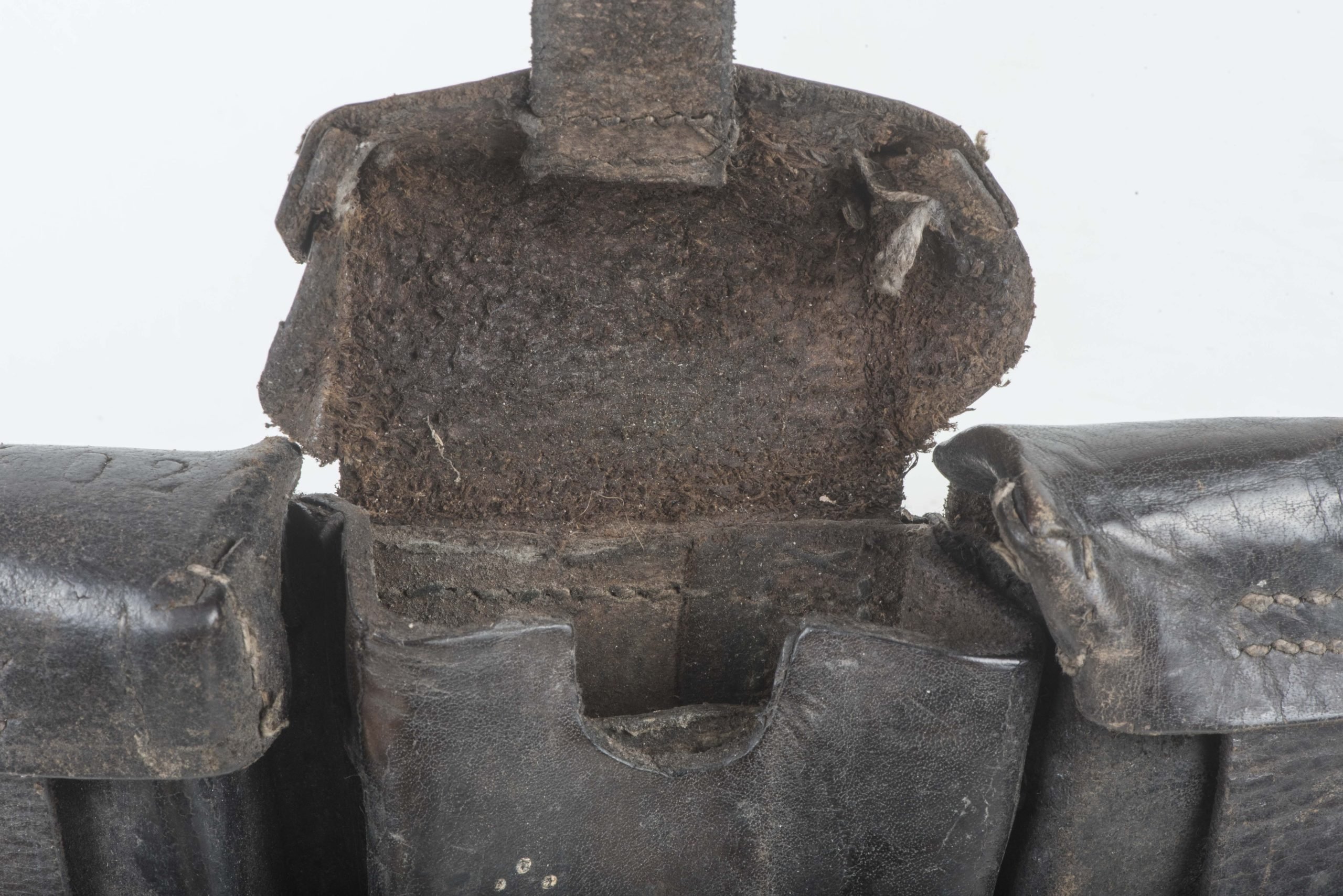 Interesting K98 ammunition pouch made from recycled leather — image 6
