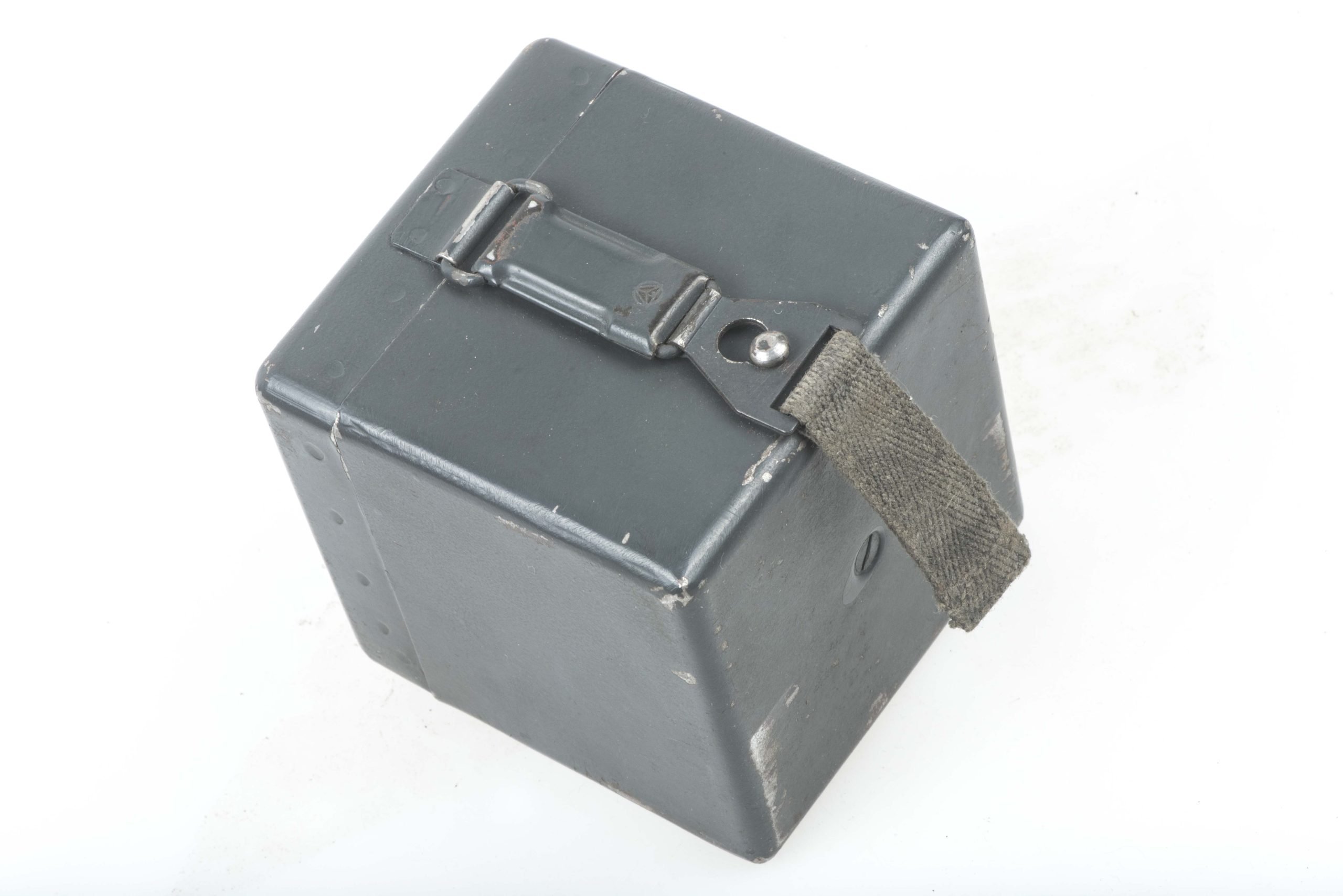 Optic lighting battery box marked fwq in Blaugrau paint — image 2