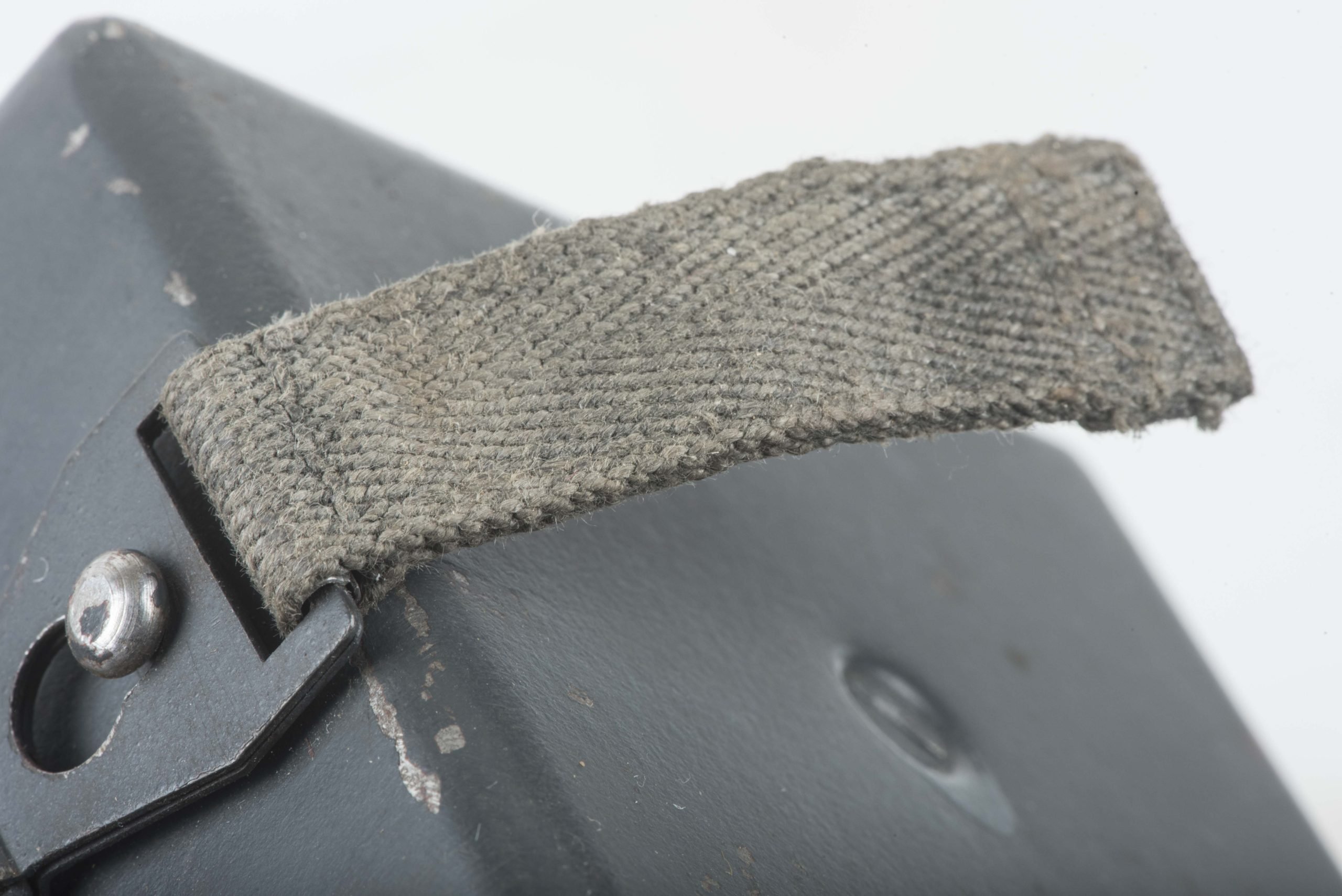 Optic lighting battery box marked fwq in Blaugrau paint — image 5