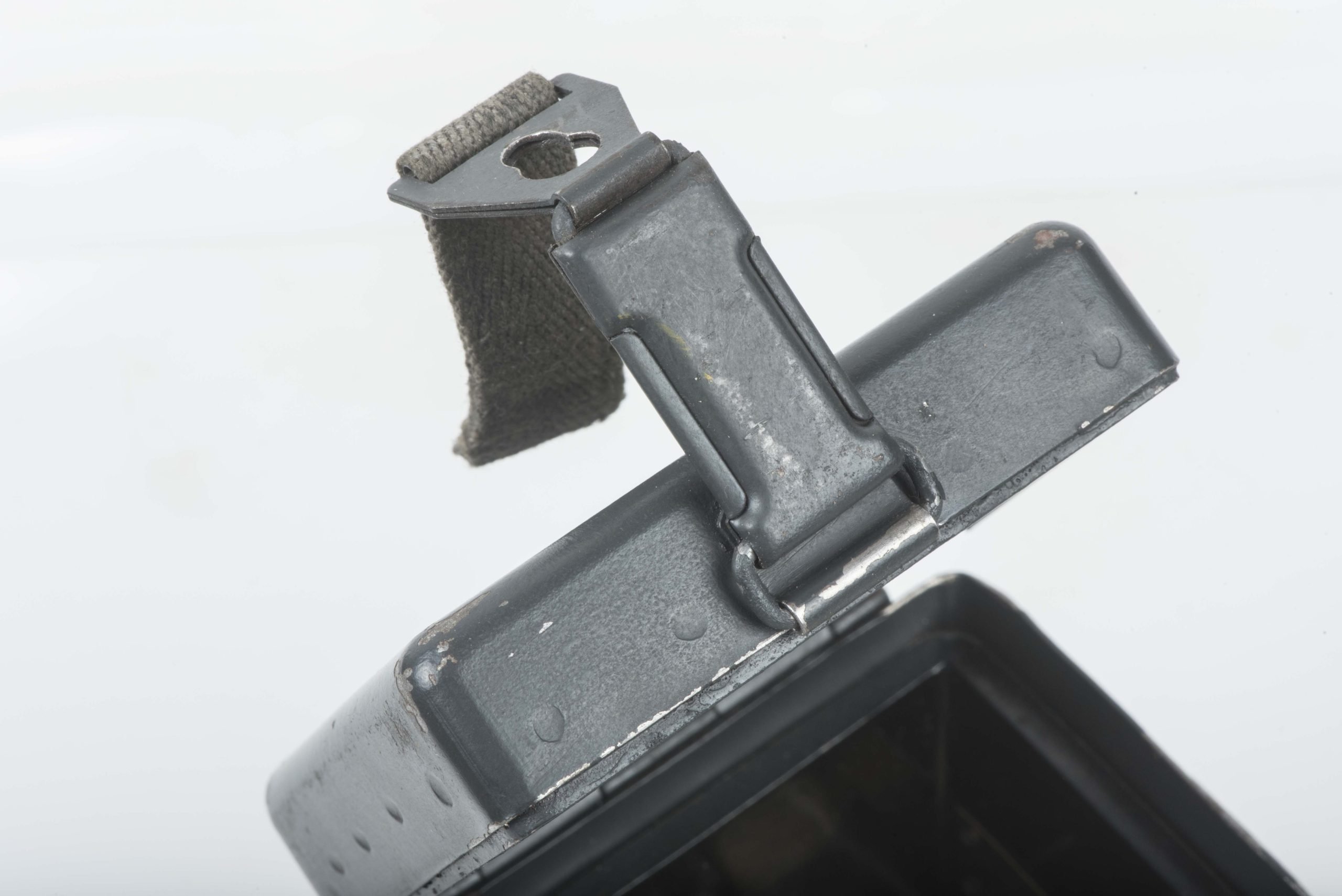 Optic lighting battery box marked fwq in Blaugrau paint — image 7