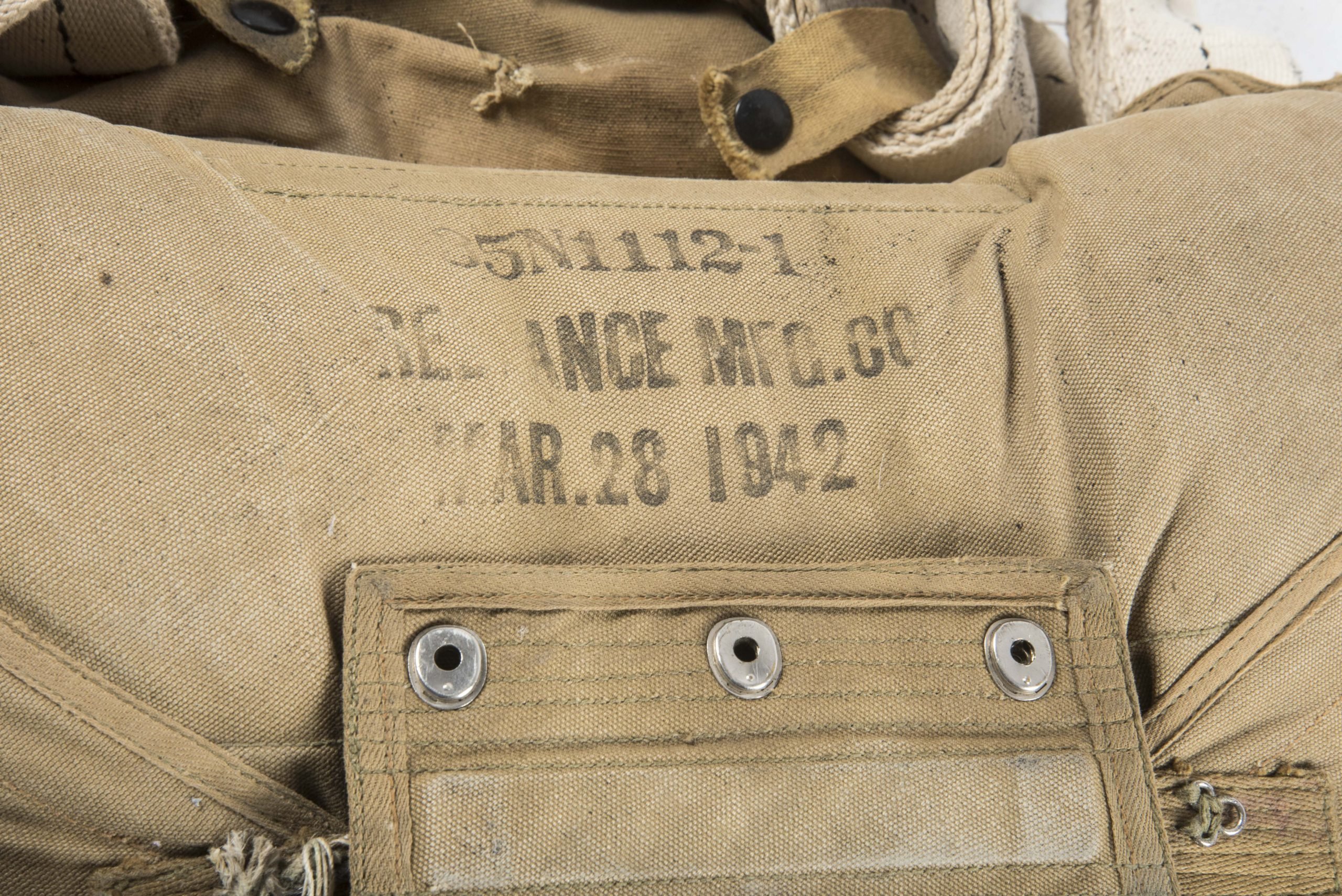 USAAF seat parachute named Whitcomb H Slate F/0 T 184533 — image 4