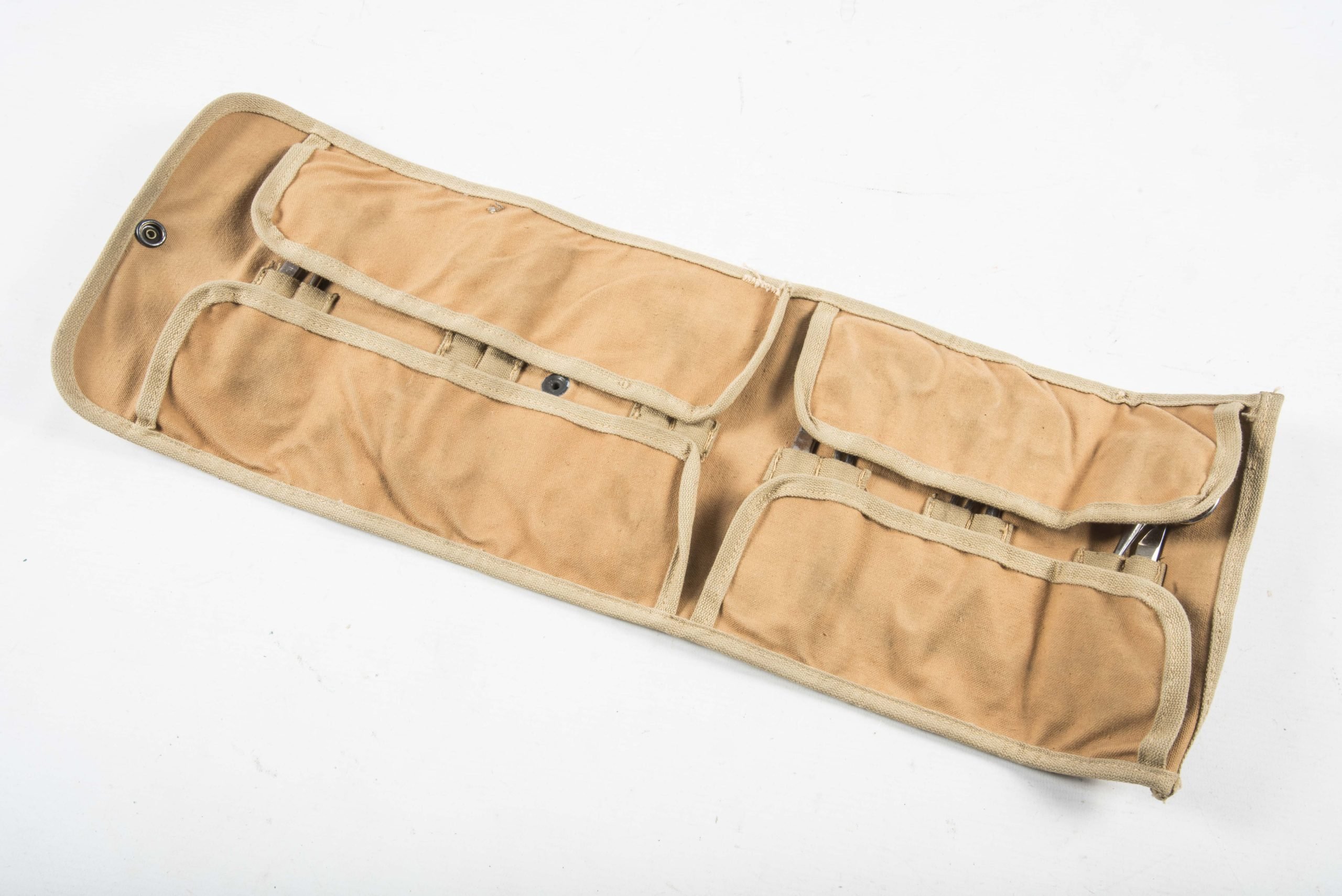 US Navy (USN) hemostatic forceps case — image 3