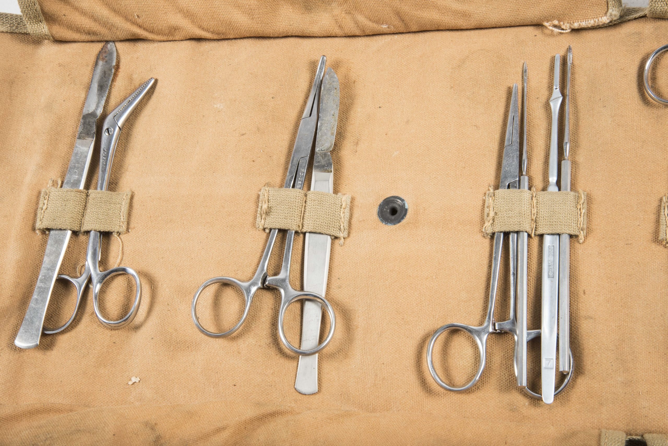 US Navy (USN) hemostatic forceps case — image 4